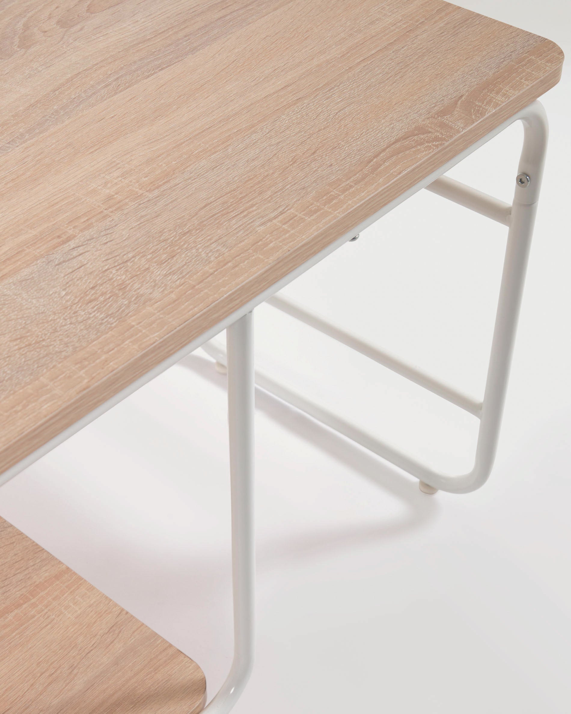 Yamina melamine TV stand with steel in a white finish, 110 x 46 cm - Detail