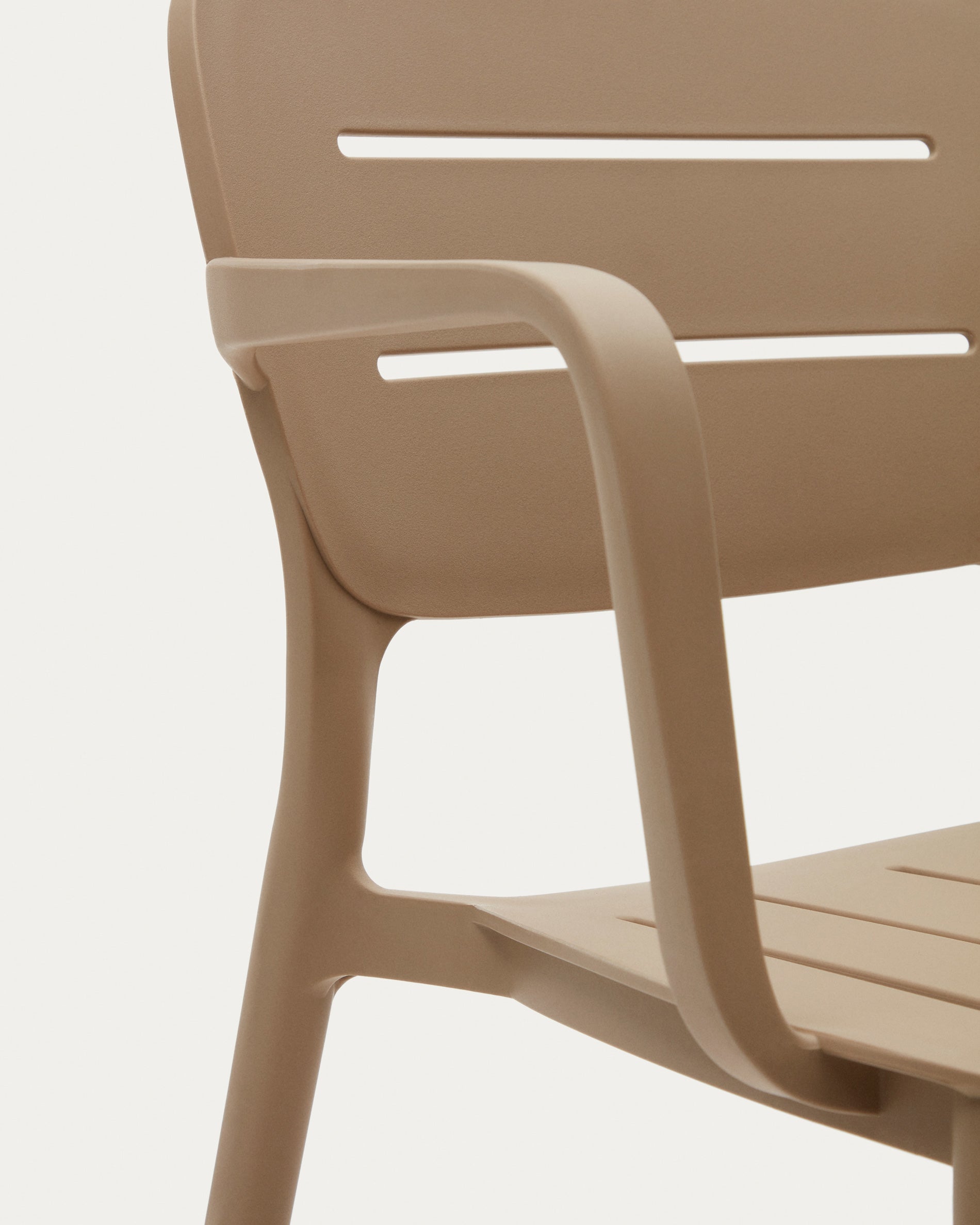 Morella stackable outdoor chair in beige - Detail