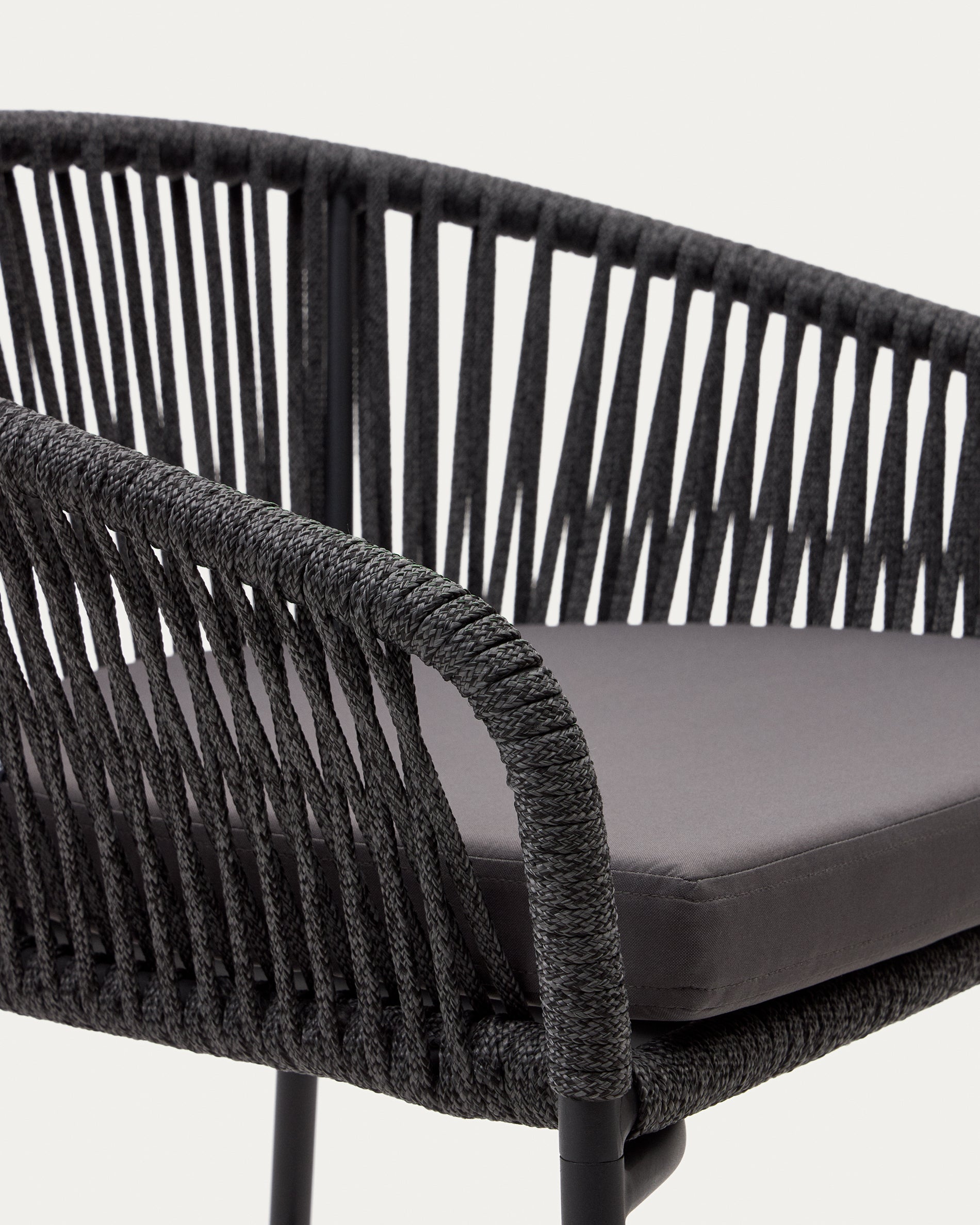 Yanet stool made from black cord and galvanised steel, height 80 cm - Detail