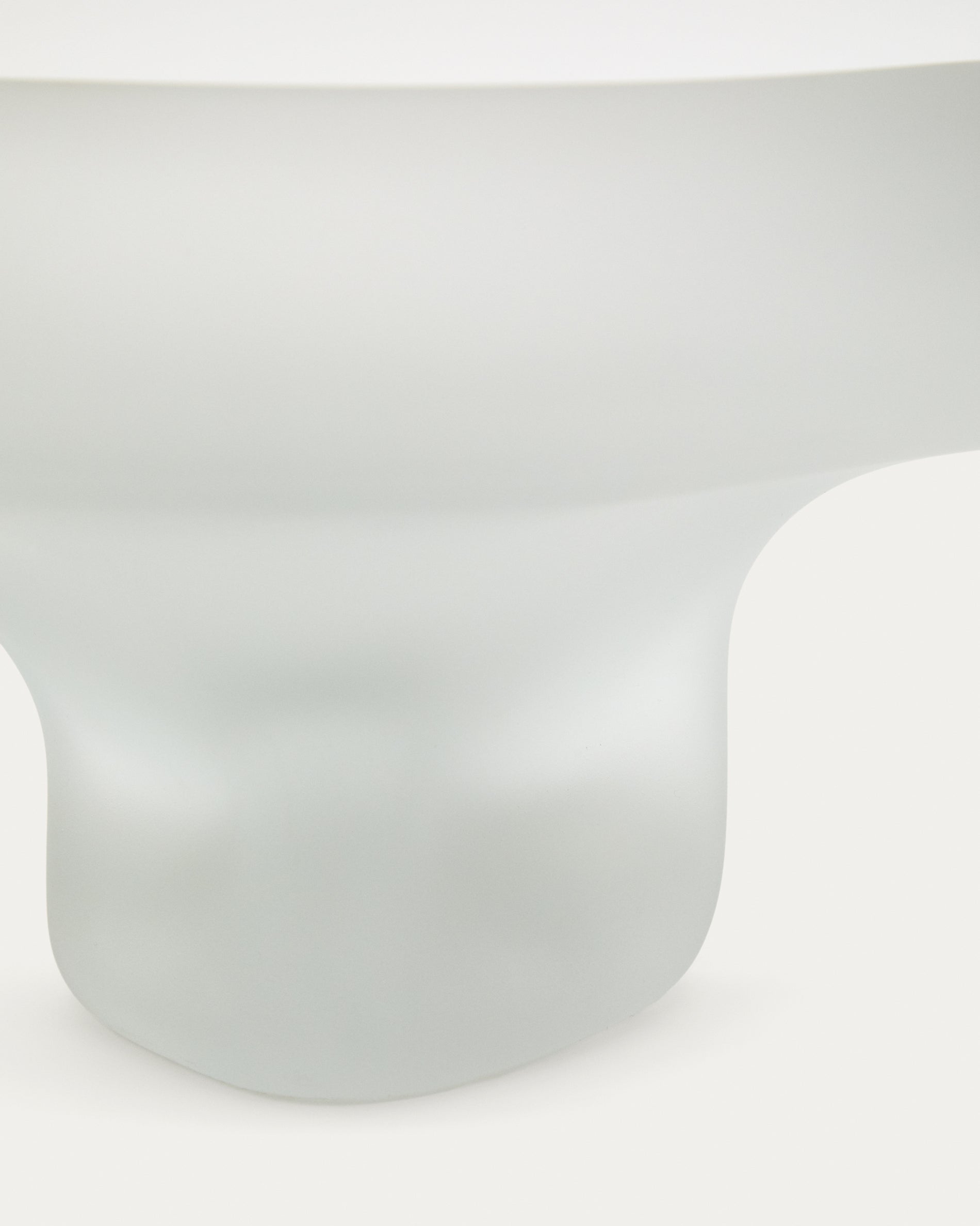 Ondaro frosted glass centrepiece 15cm - Detail