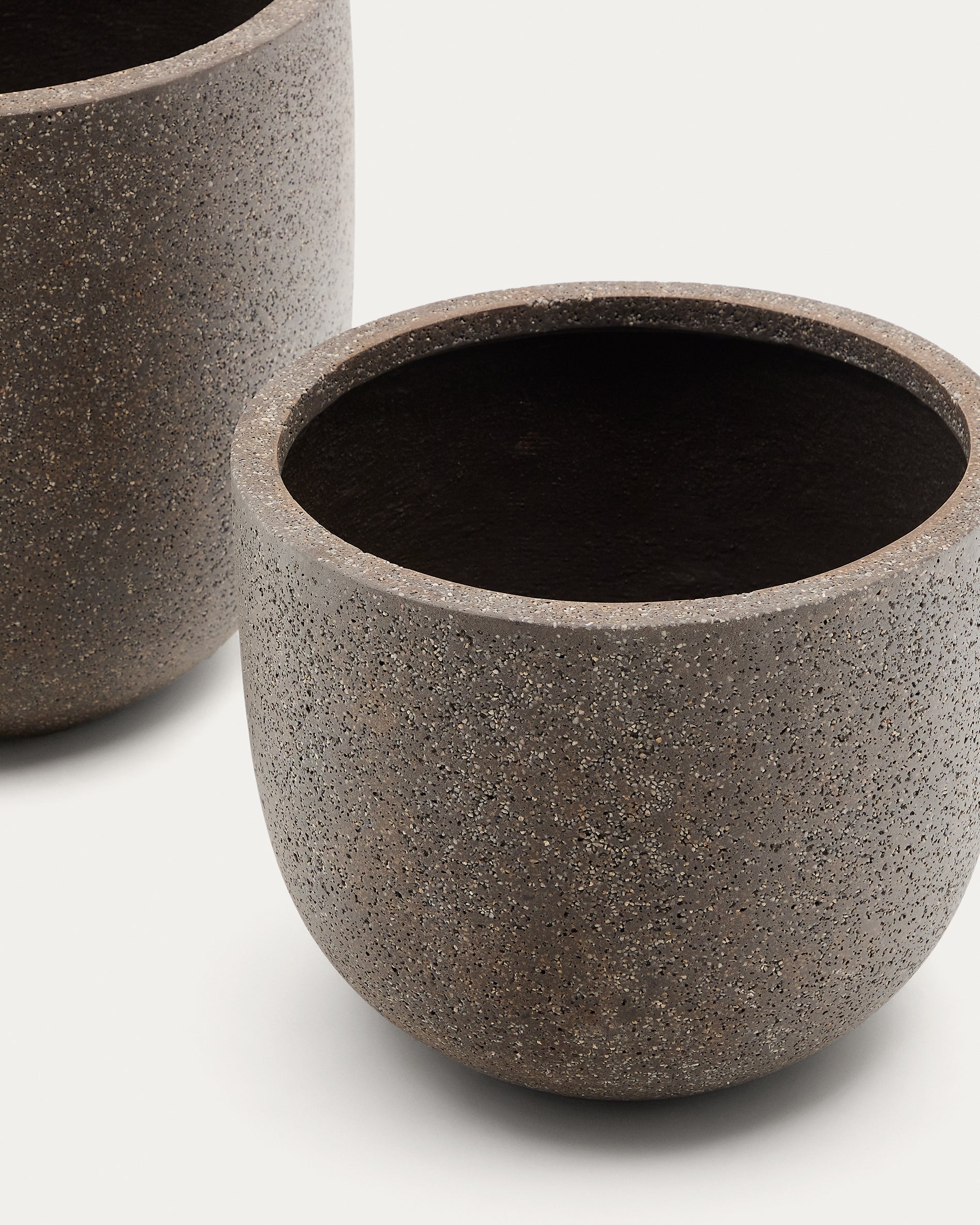 2-piece Selvi planter set with light brown stone effect Ø 37cm