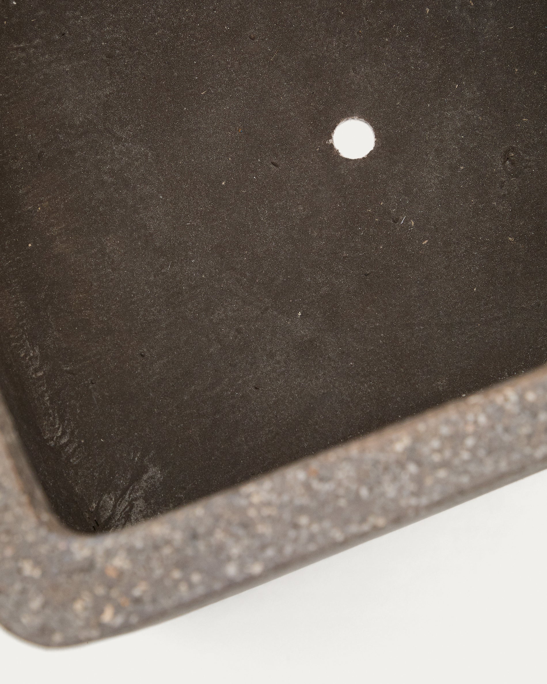 Set of 2 Minoa planters with brown stone effect 44 x 44 cm - Detail