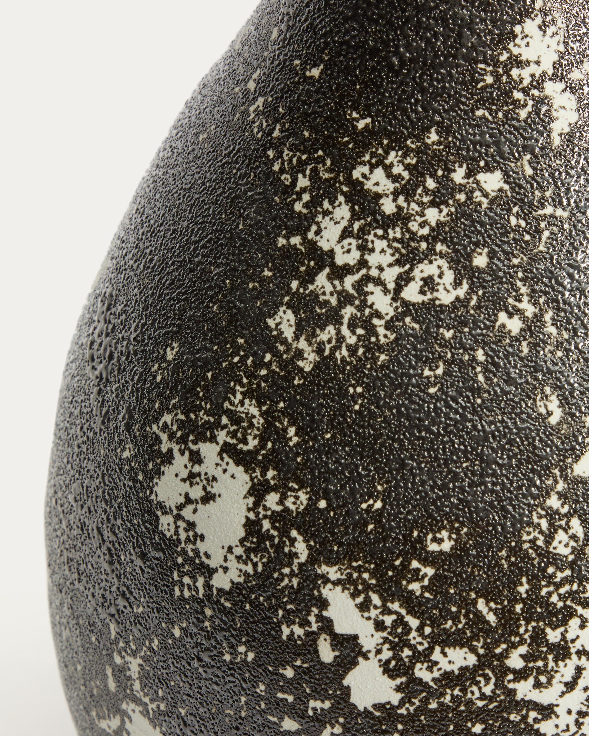 Orelin ceramic vase in black and white 39 cm - Detail