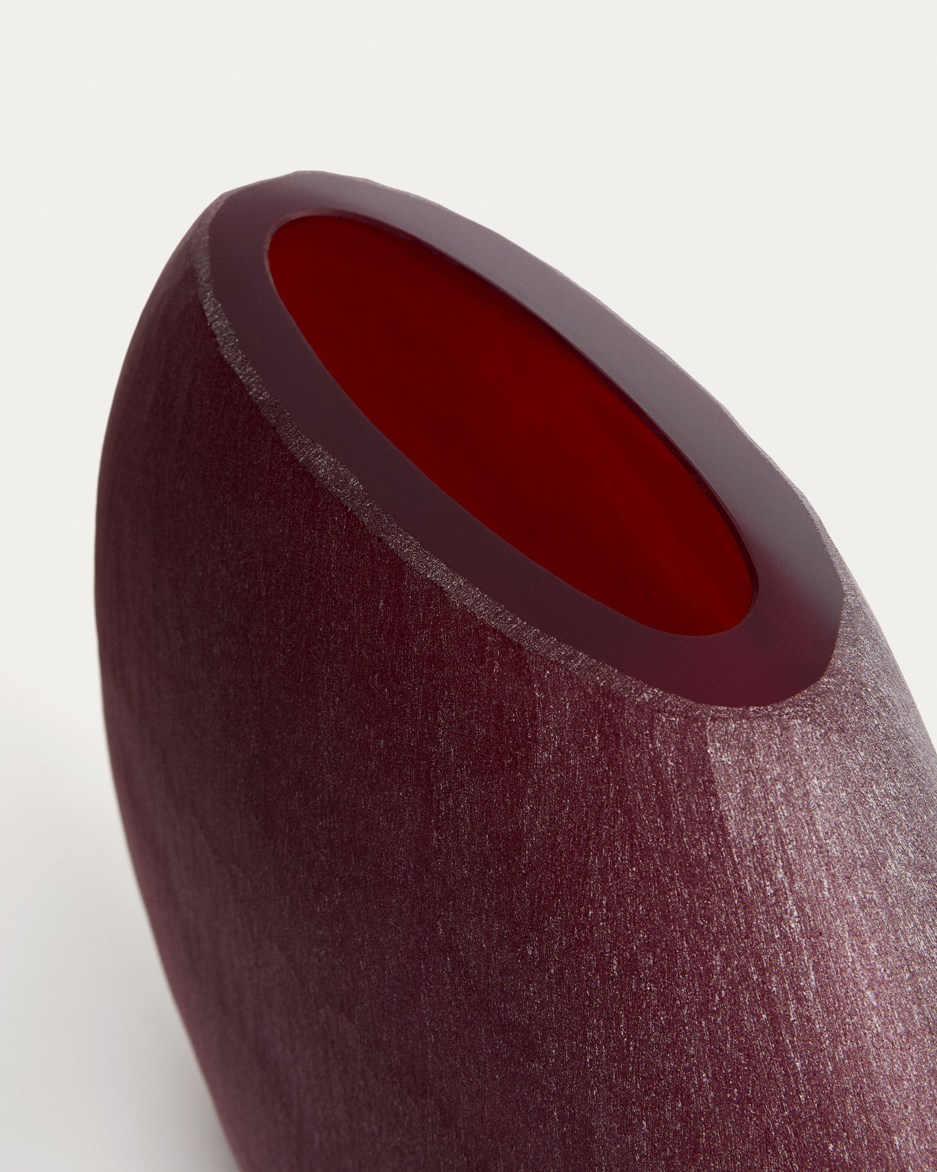 Rovena burgundy glass vase 43.5 cm - Detail