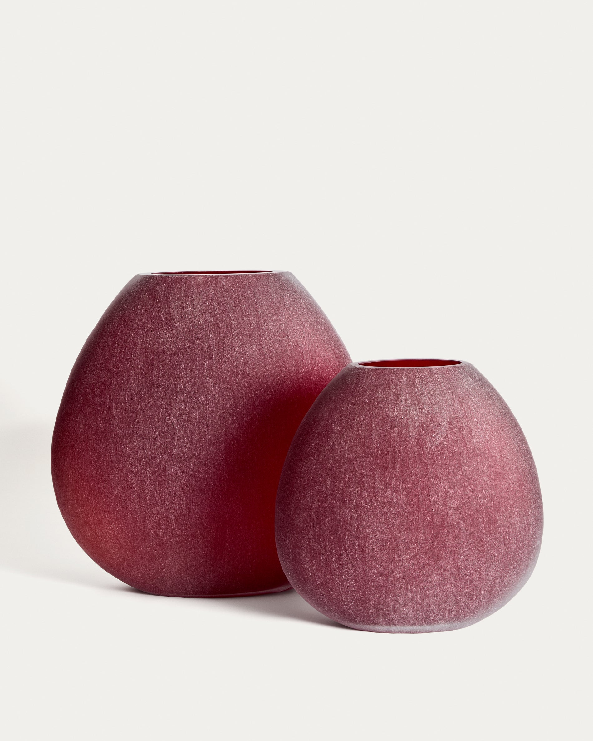 Rovena burgundy glass vase 43.5 cm - Product View