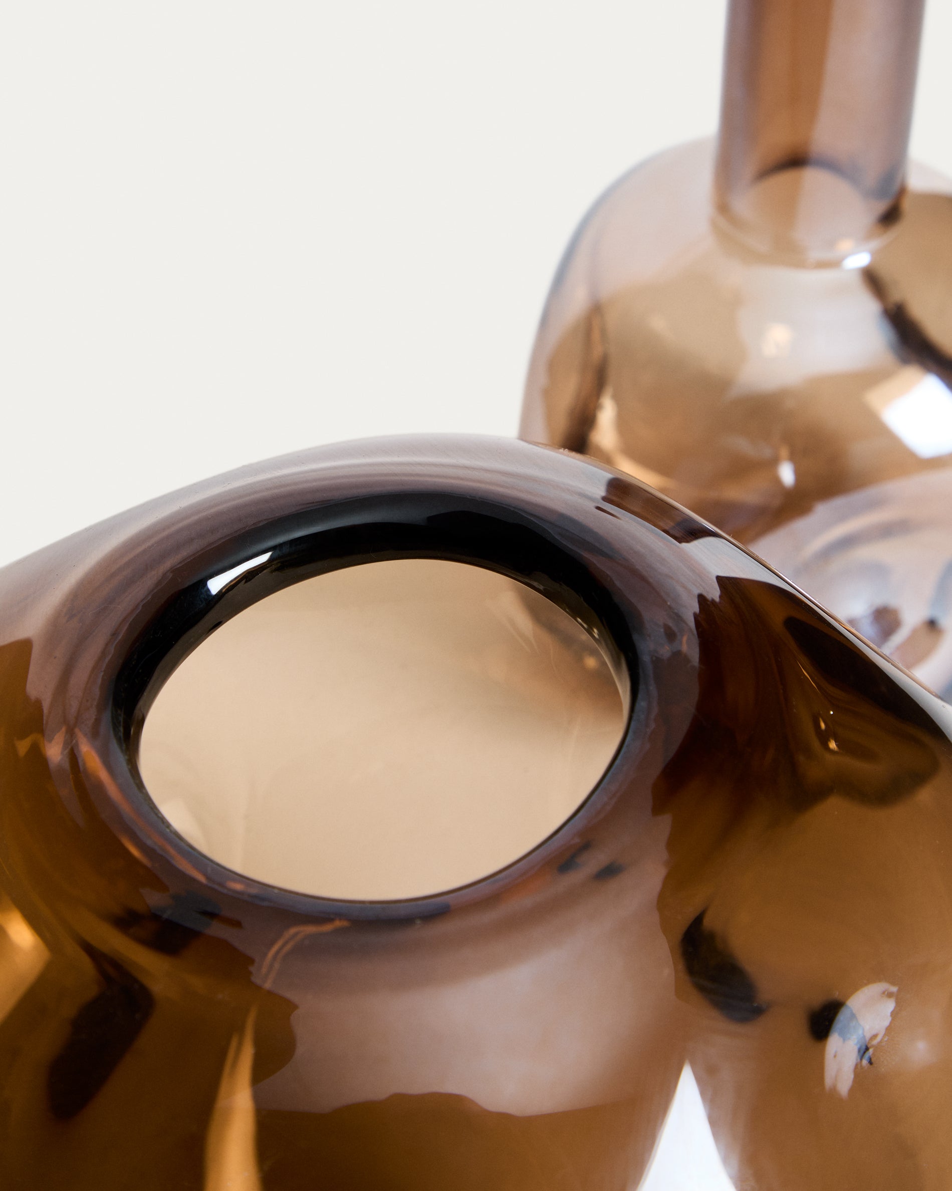 Olivet brown glass vase 30 cm - Detail