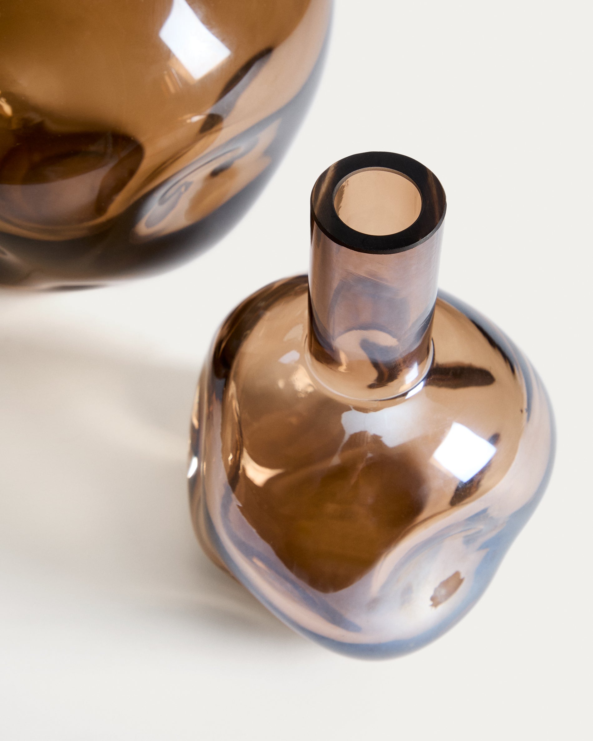 Olivet brown glass vase 30 cm - Detail