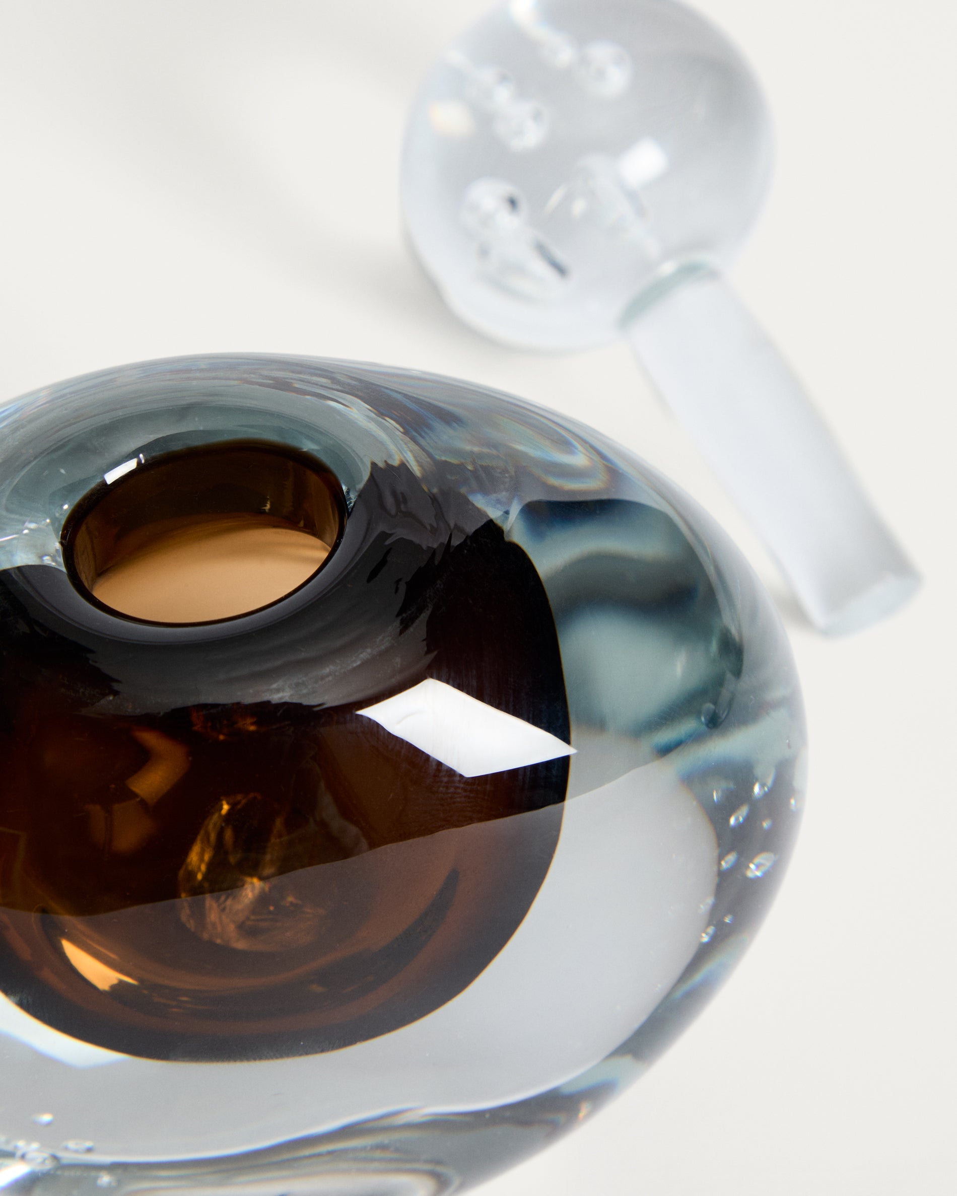Lunivo brown glass vase 13 cm - Detail