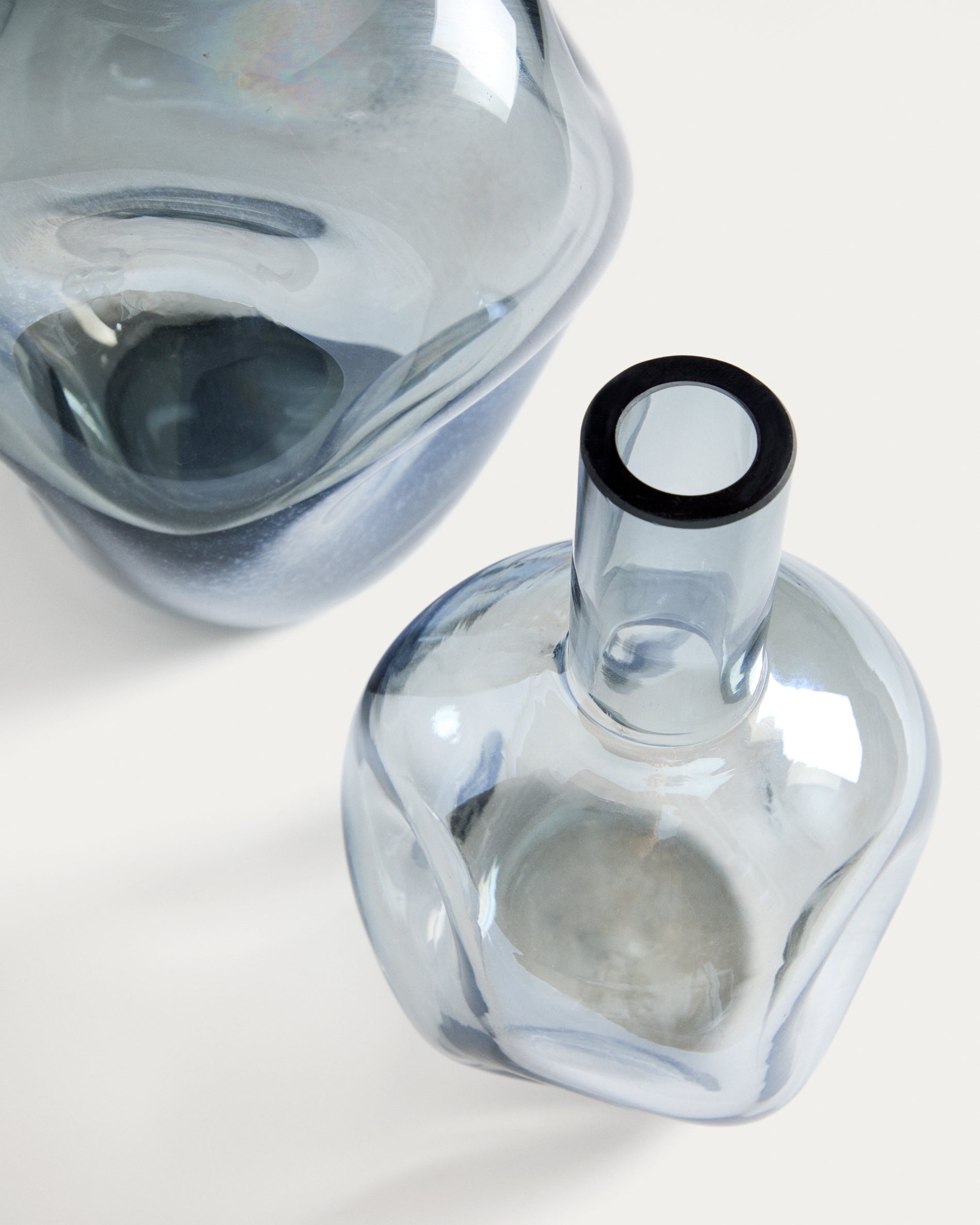 Olivet blue glass vase 32.5 cm - Detail