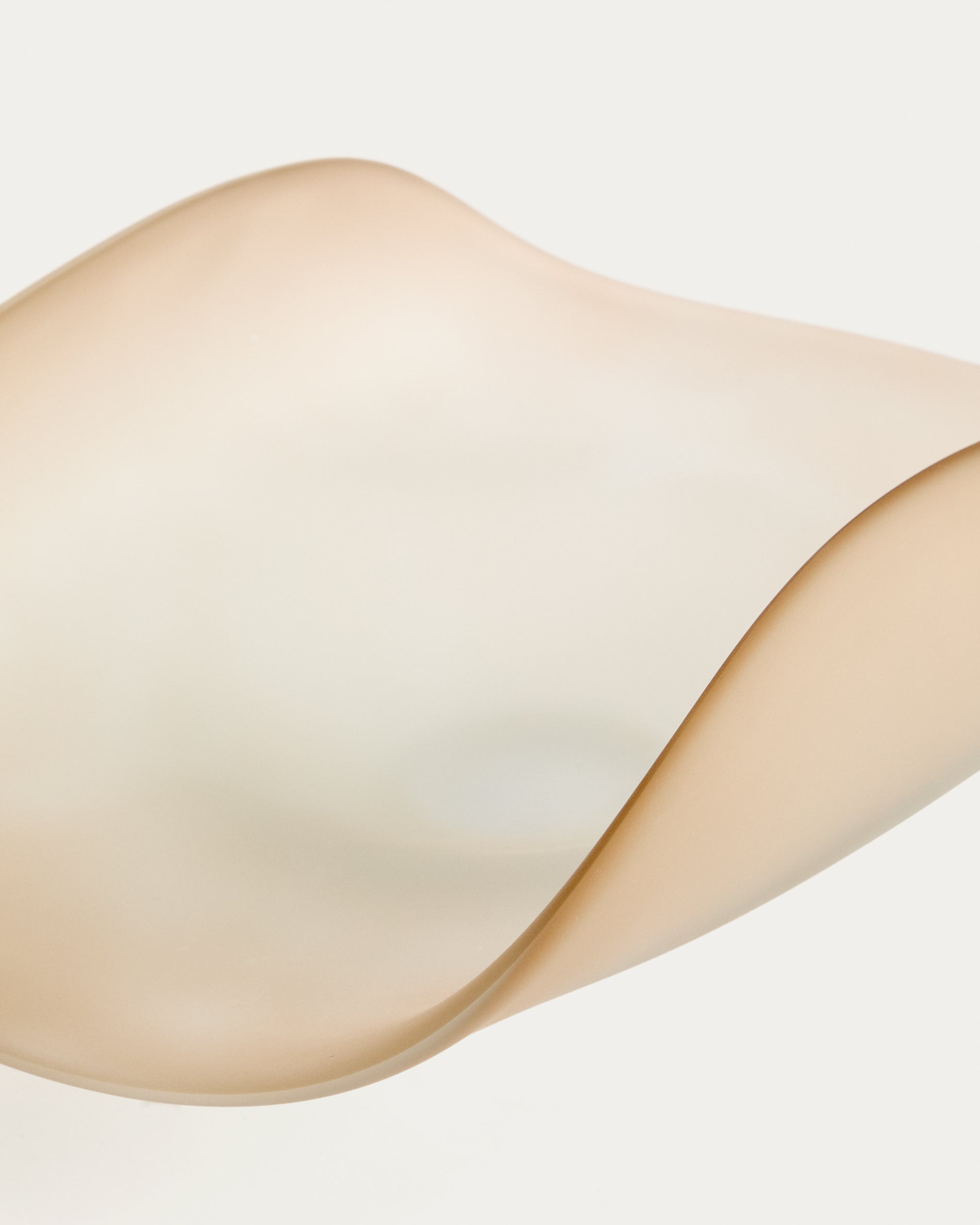 Vionze beige glass centerpiece 41 x 25 cm - Detail