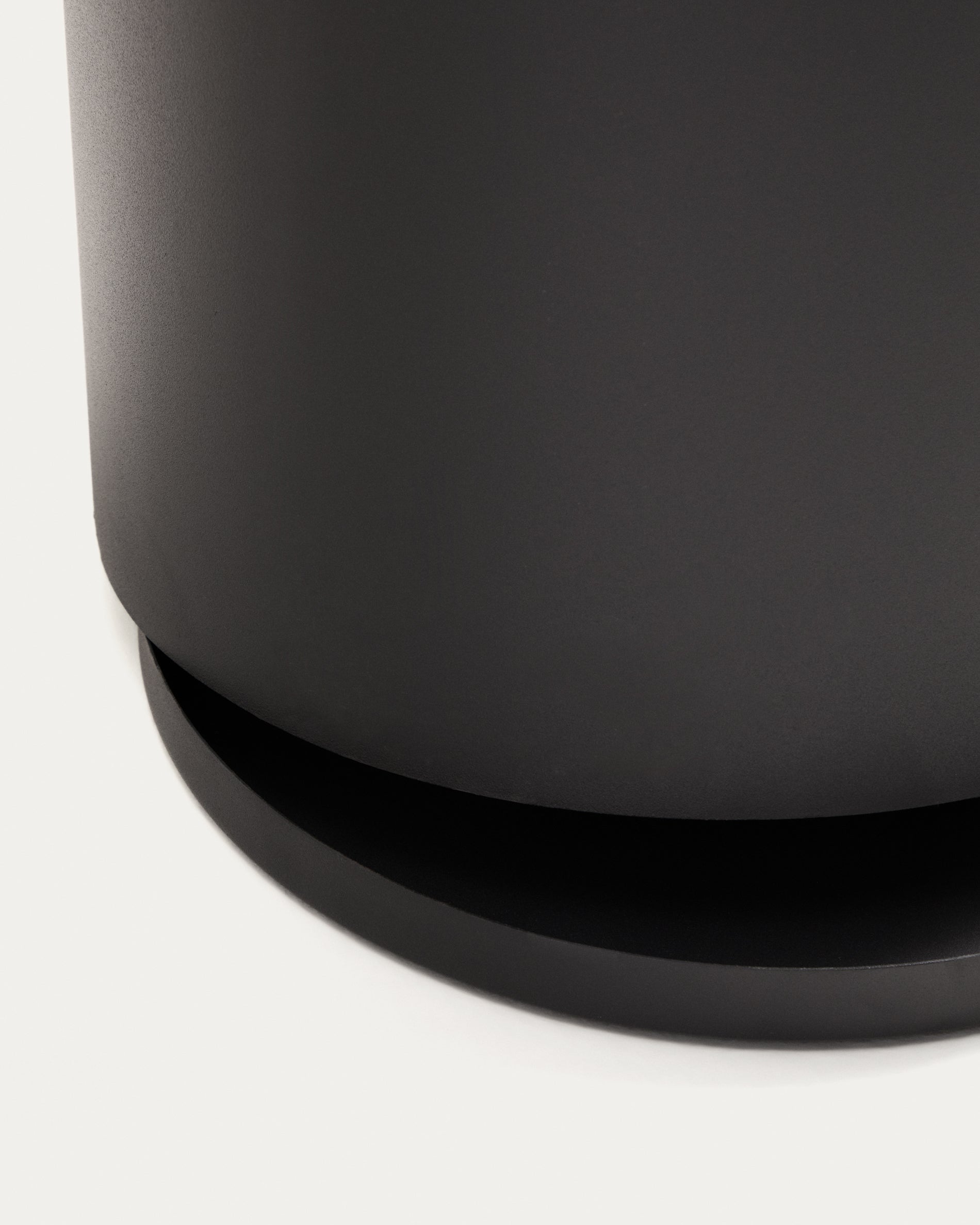 Atin dark grey metal large umbrella stand - Detail