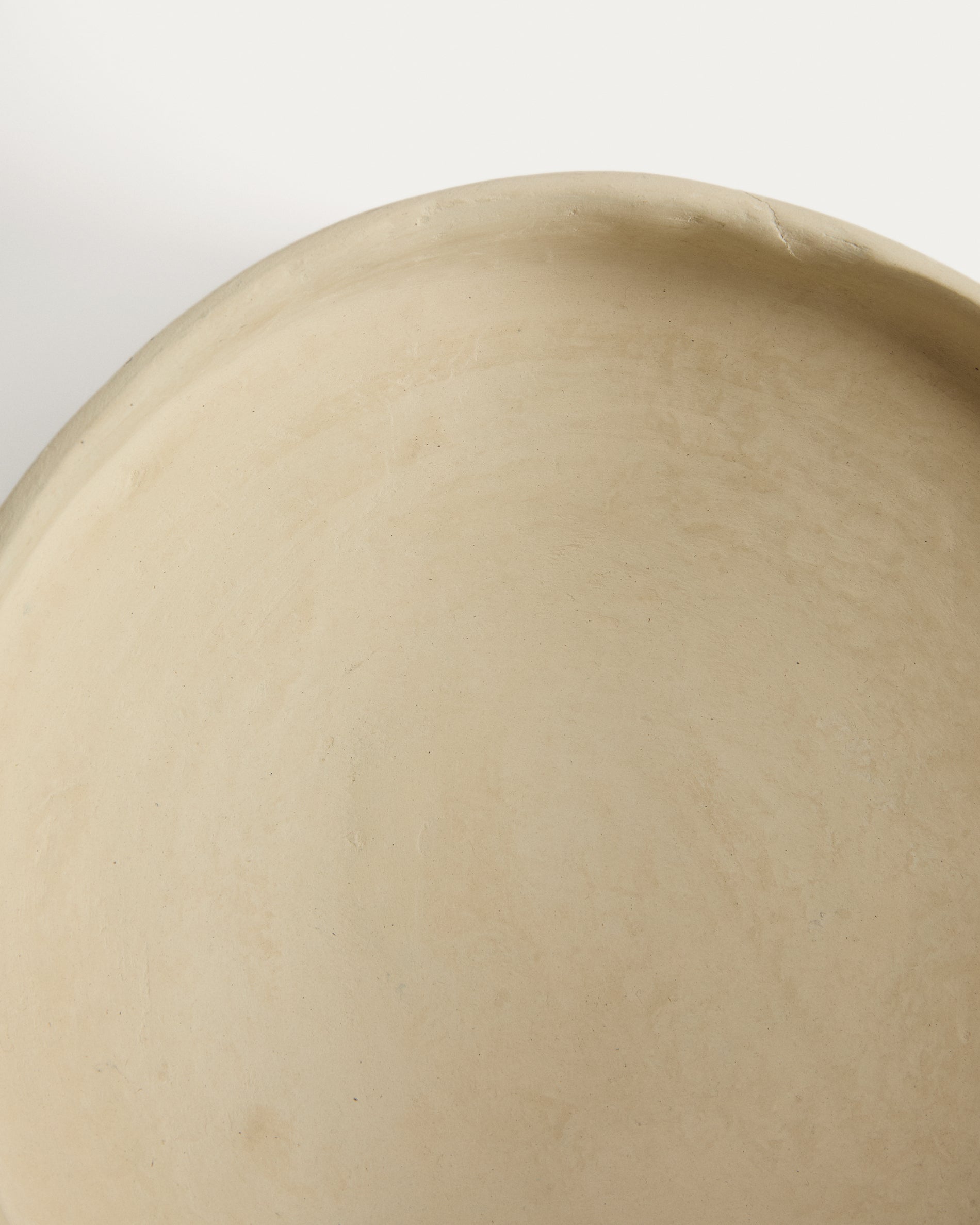 Mireni papier-mâché centrepiece beige Ø 29 cm - Detail