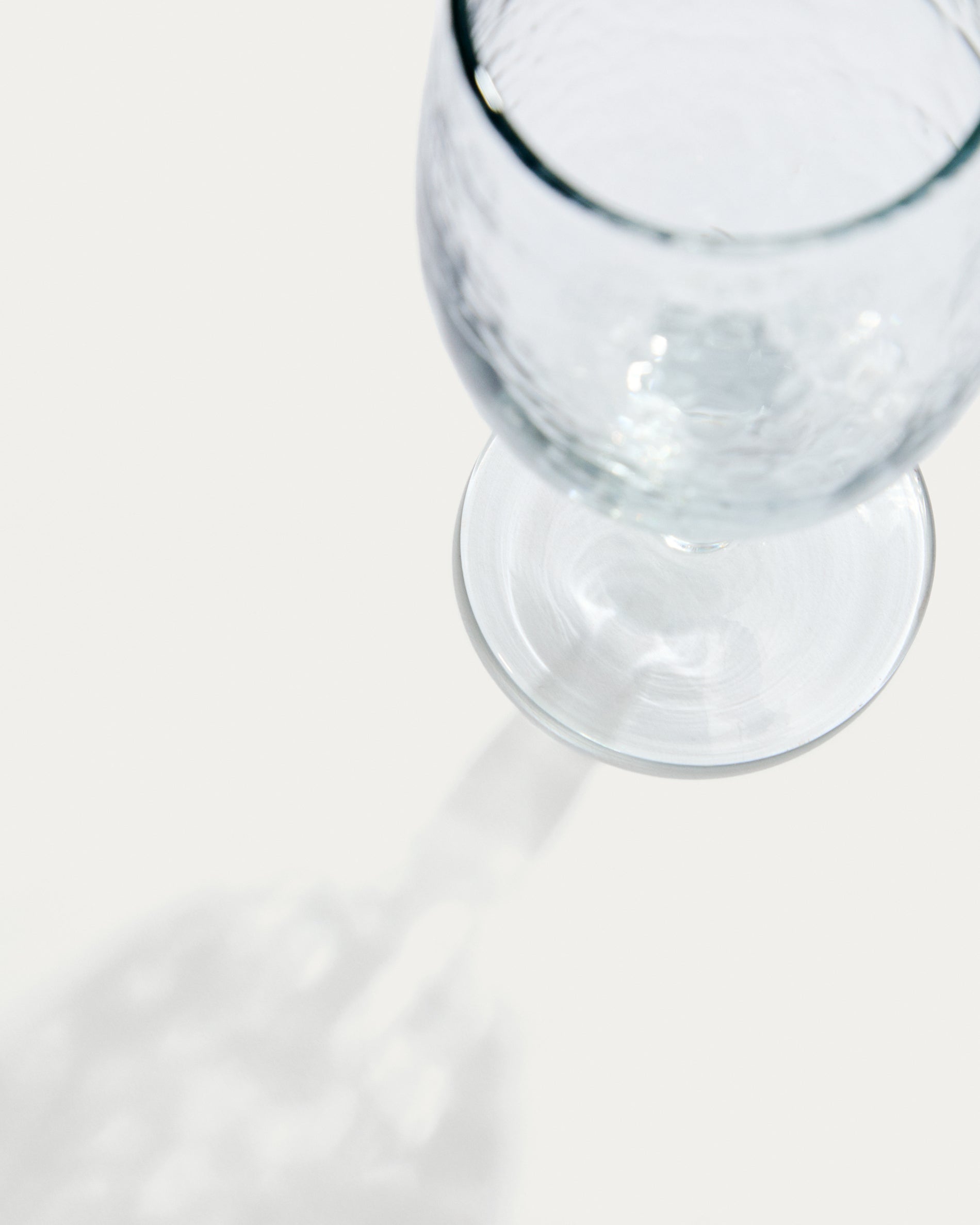 Sileia wine glass made of transparent recycled glass - Detail