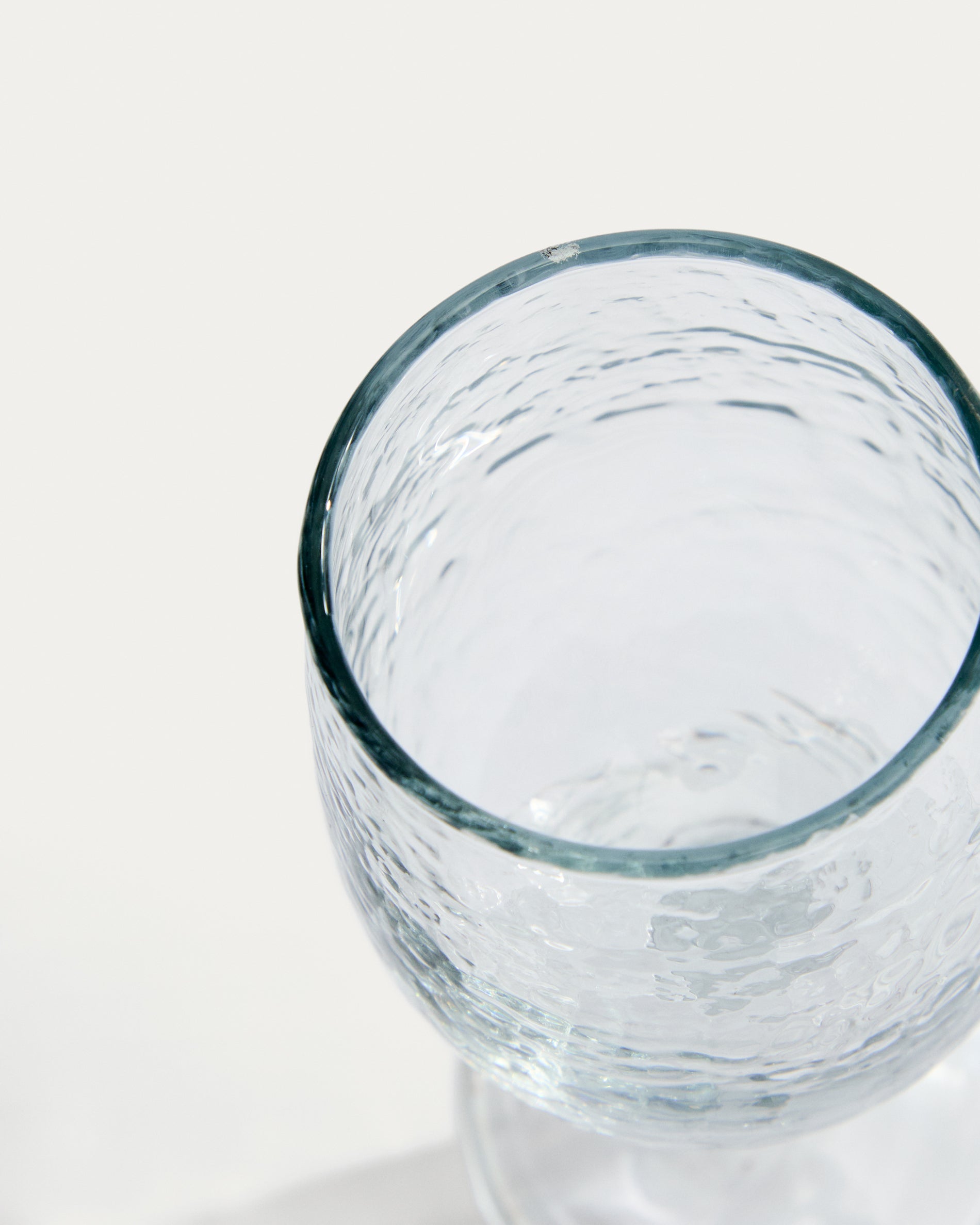 Sileia wine glass made of transparent recycled glass - Detail