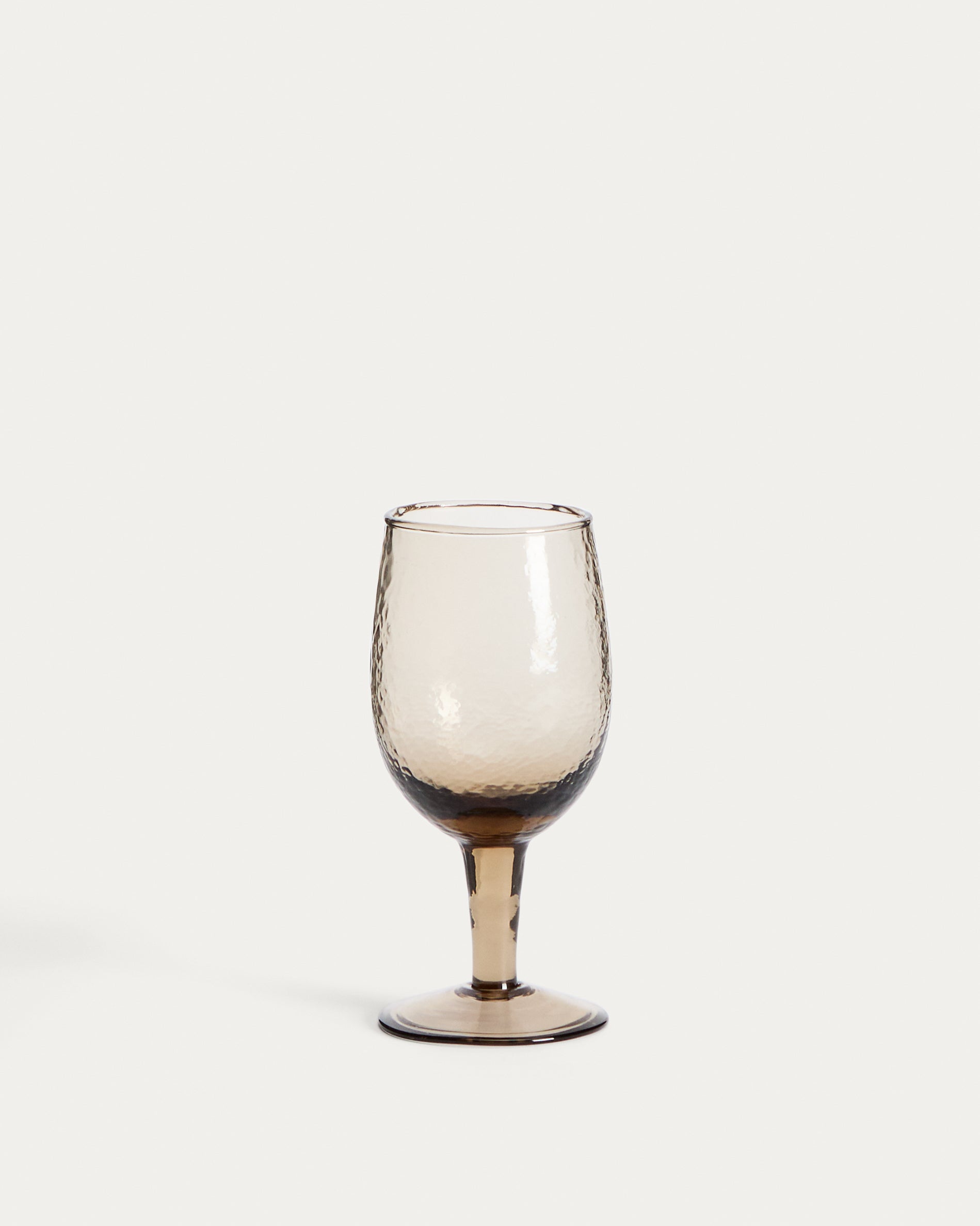 Sileia wine glass made of brown recycled glass - Product View