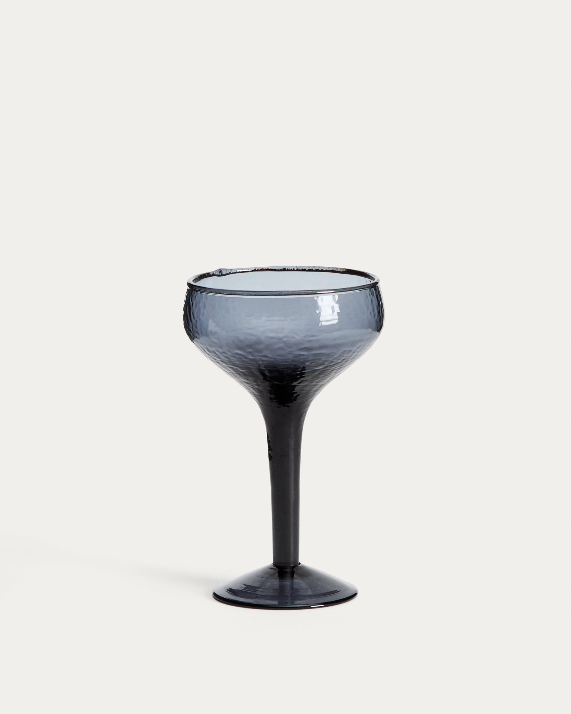 Sileia wine glass made of blue recycled glass - Product View