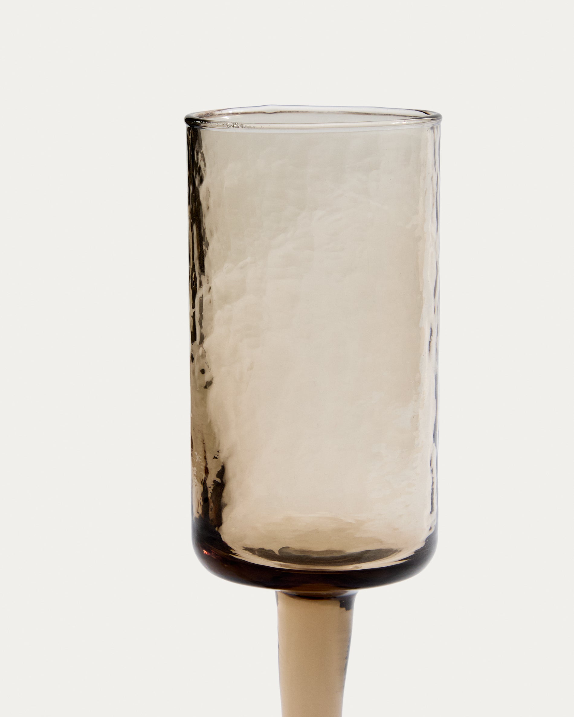 Obila wine glass made of brown recycled glass - Detail