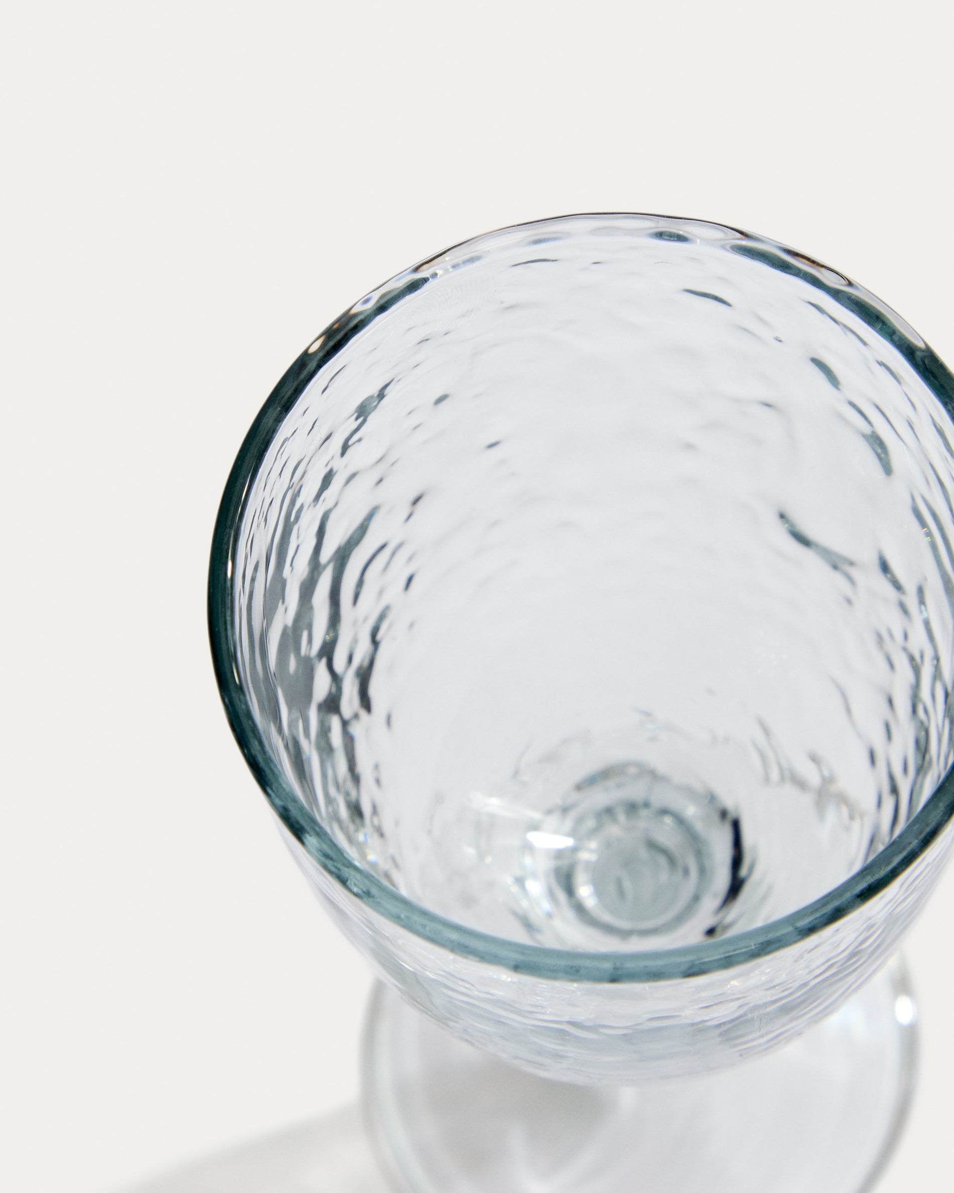 Vinea wine glass made of transparent recycled glass - Detail