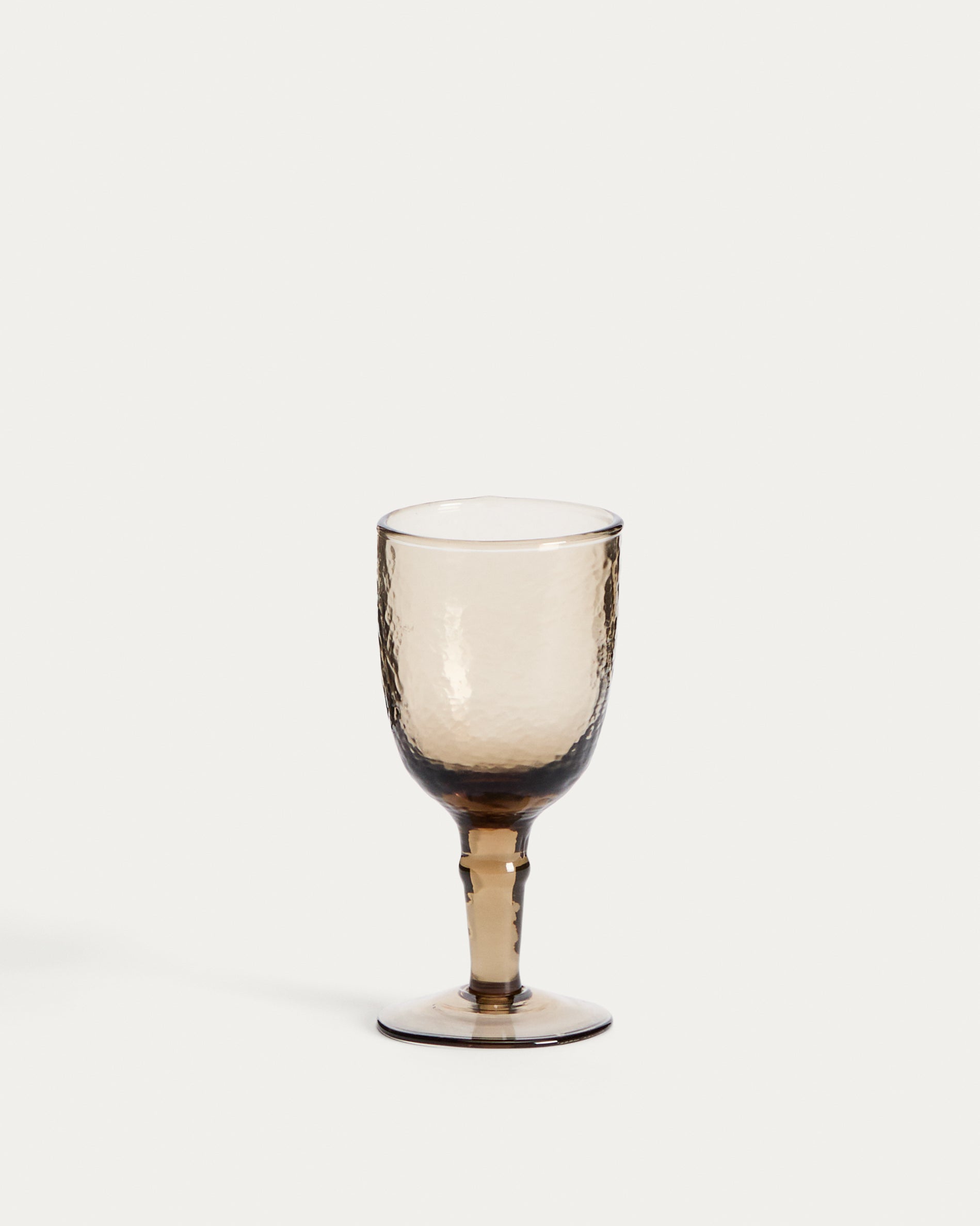 Vinea wine glass made of brown recycled glass - Product View
