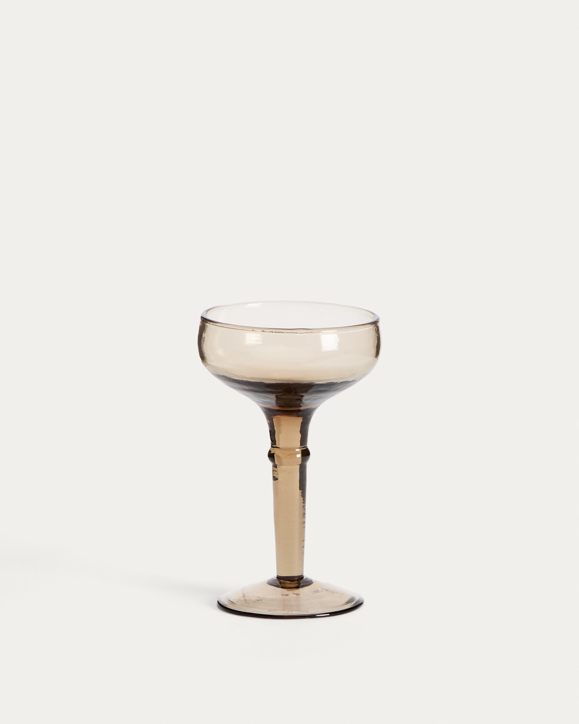 Vinea wine glass made of brown recycled glass - Product View