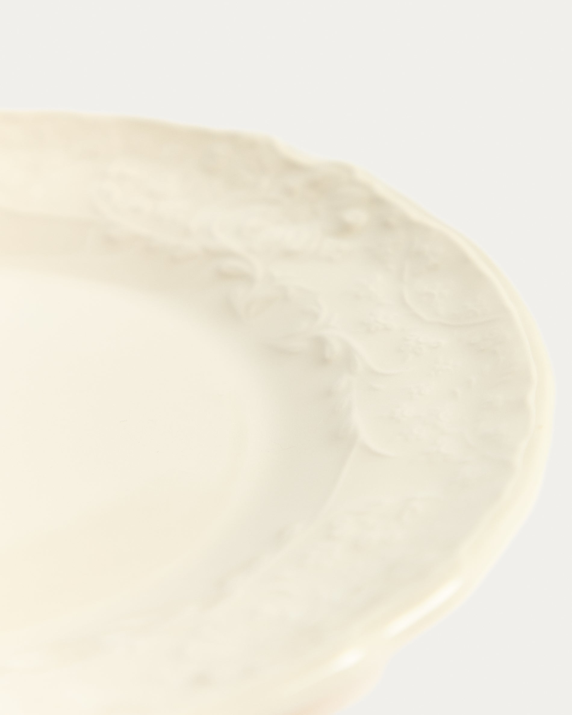 Beige Varla ceramic dessert plate - Detail