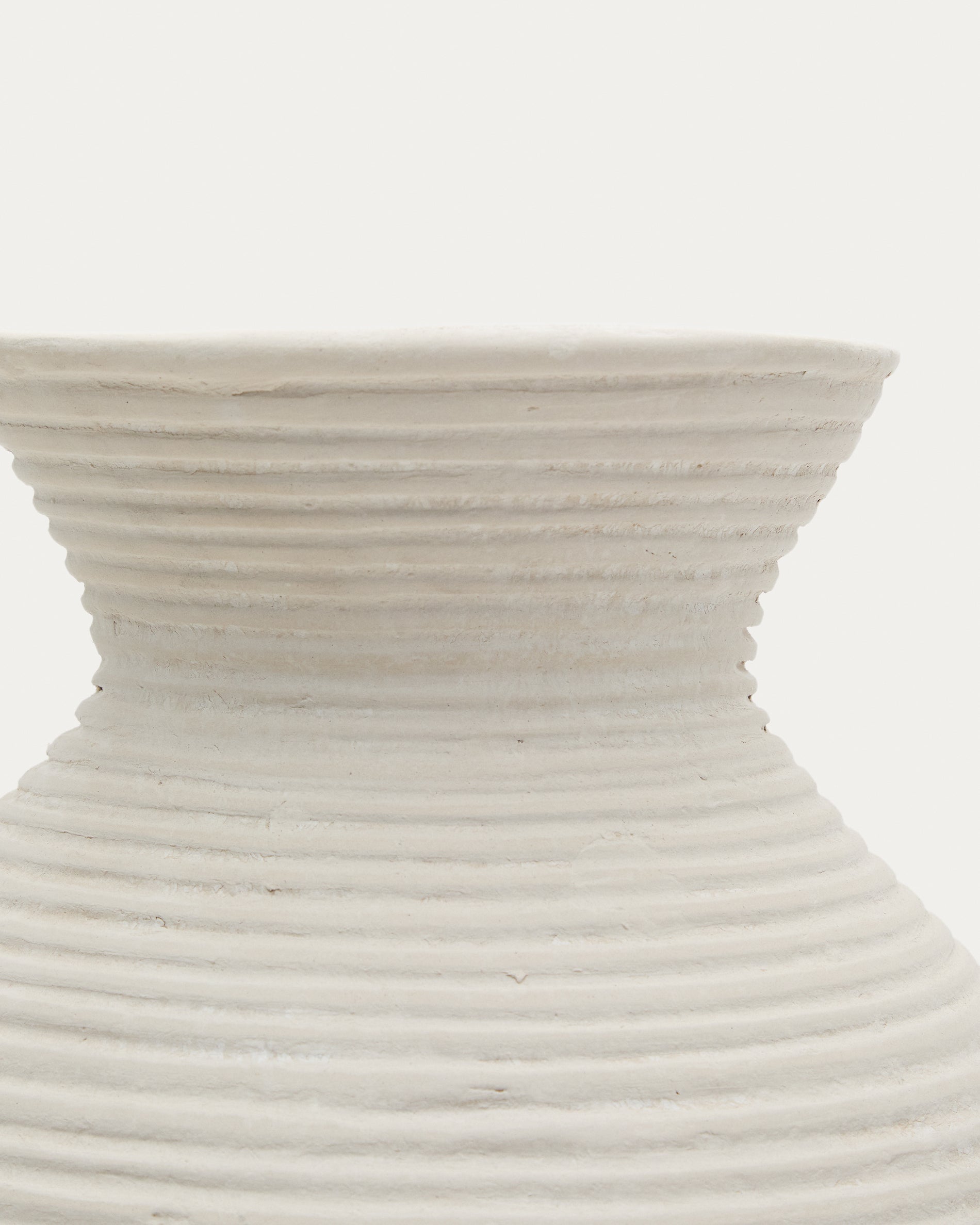 Pria white, papier mâché vase, 51 cm - Detail
