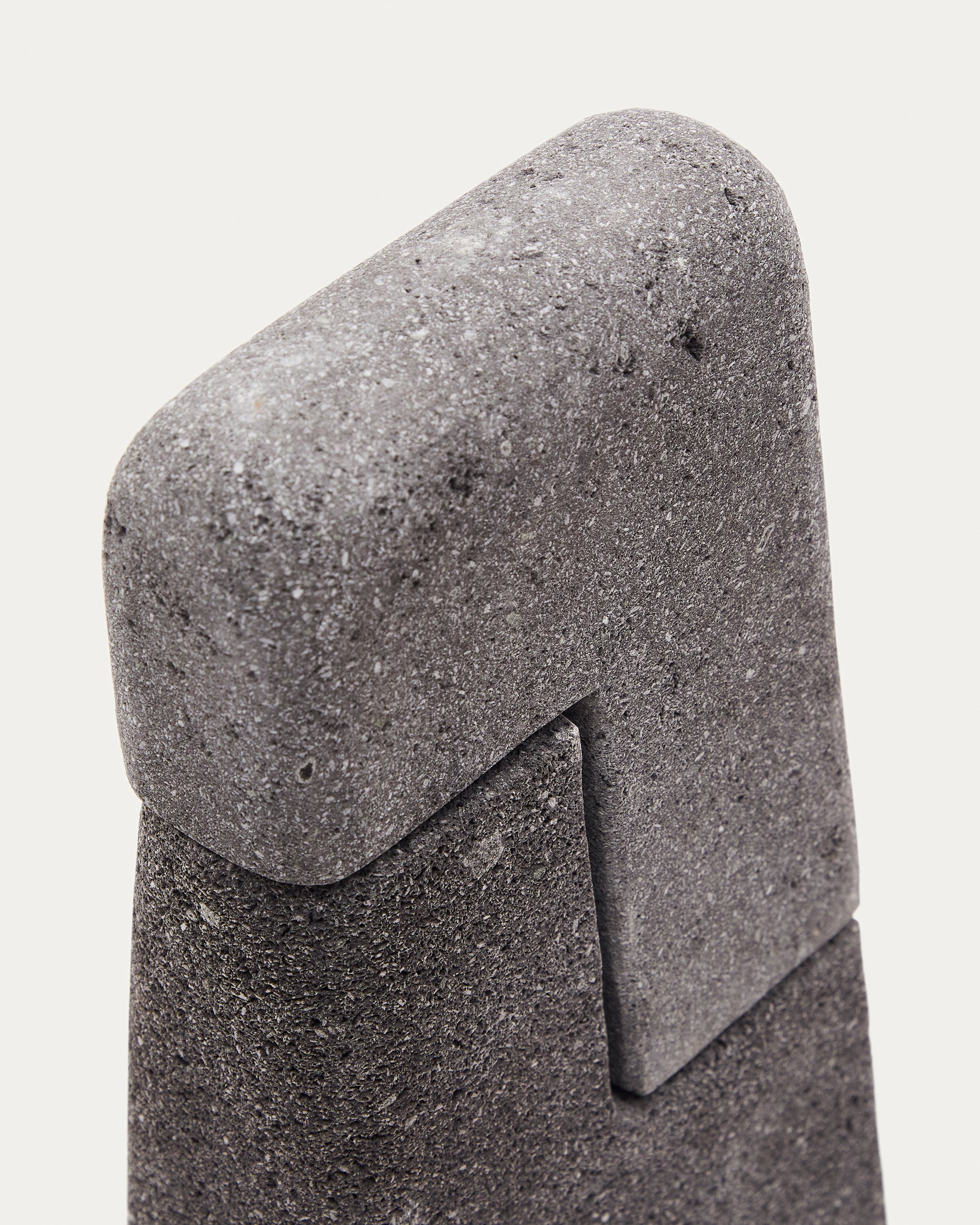 Sipa stone sculpture with natural finish 30 cm - Detail