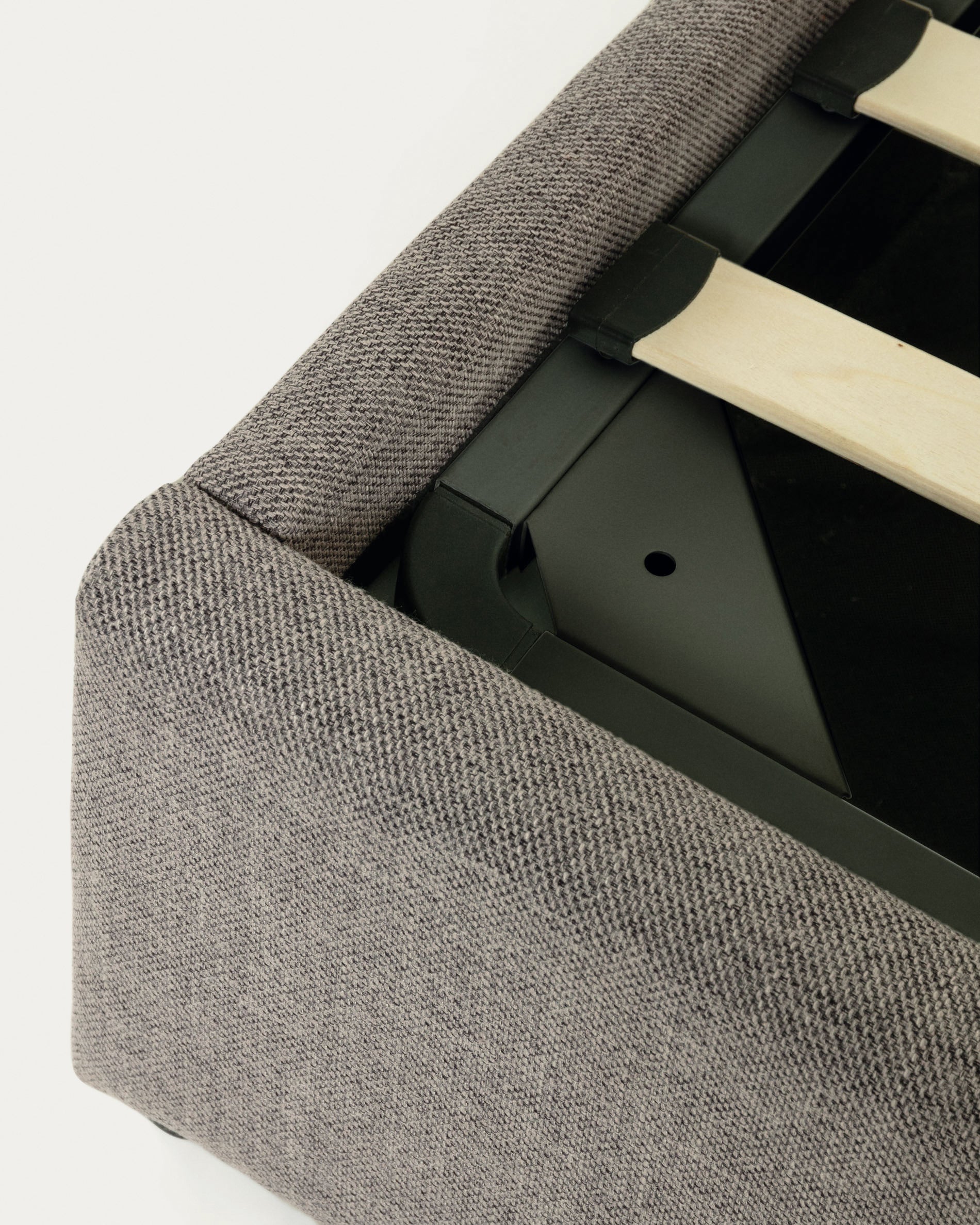 Nahiri ottoman bed for a 160 x 200 cm mattress - Detail