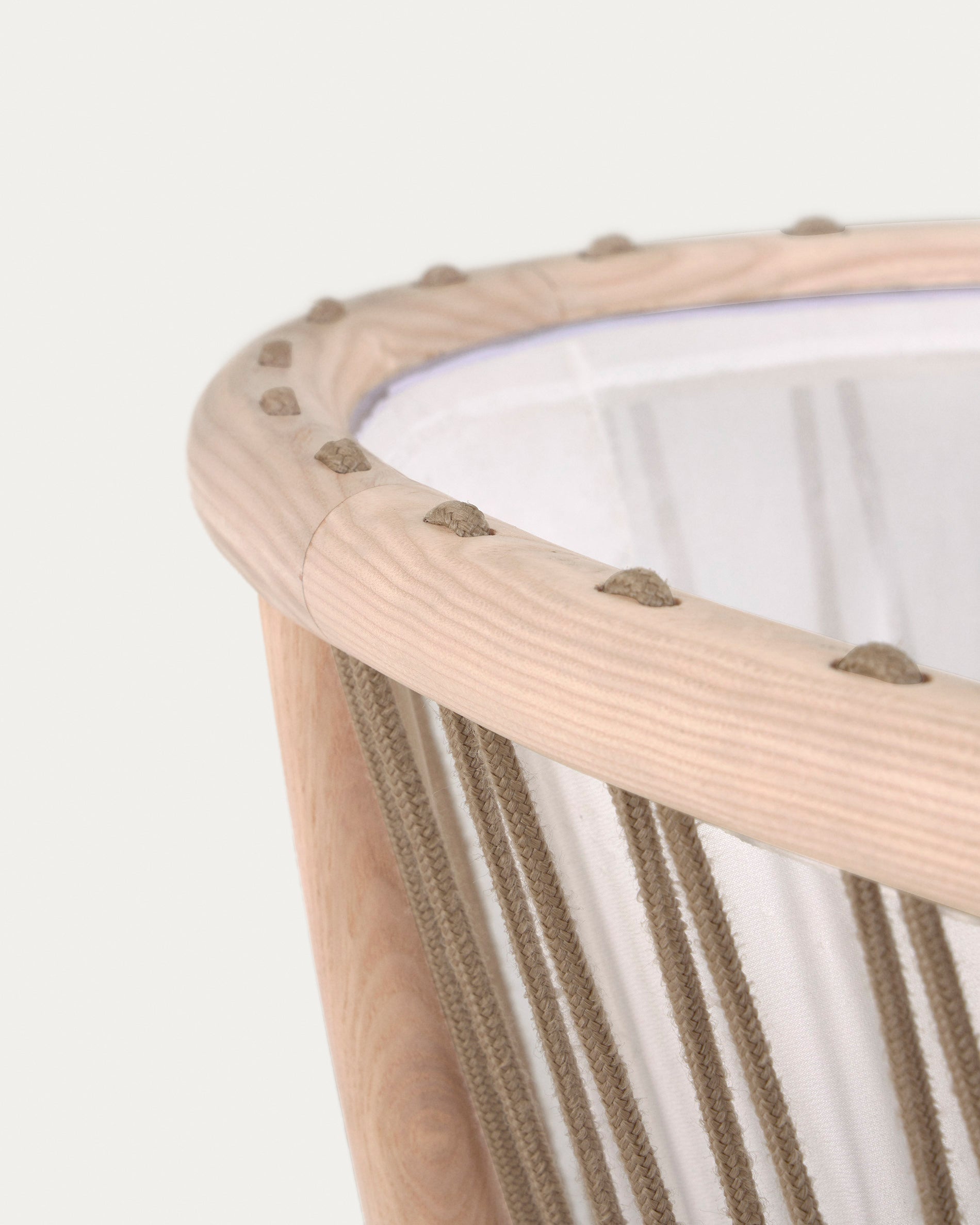 Leonela ash wood bassinet 97 x 62 cm FSC 100% - Detail