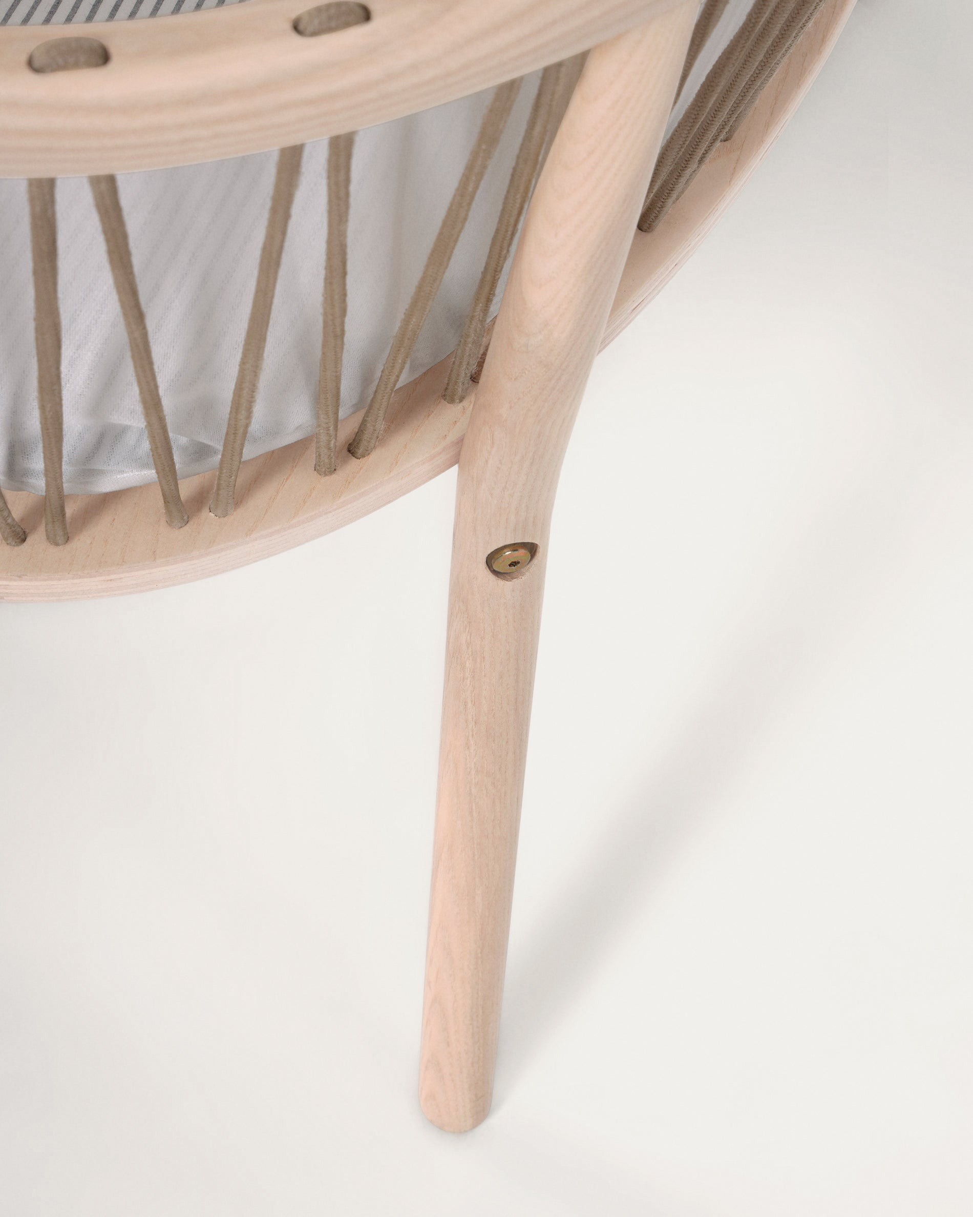Leonela ash wood bassinet 97 x 62 cm FSC 100% - Detail