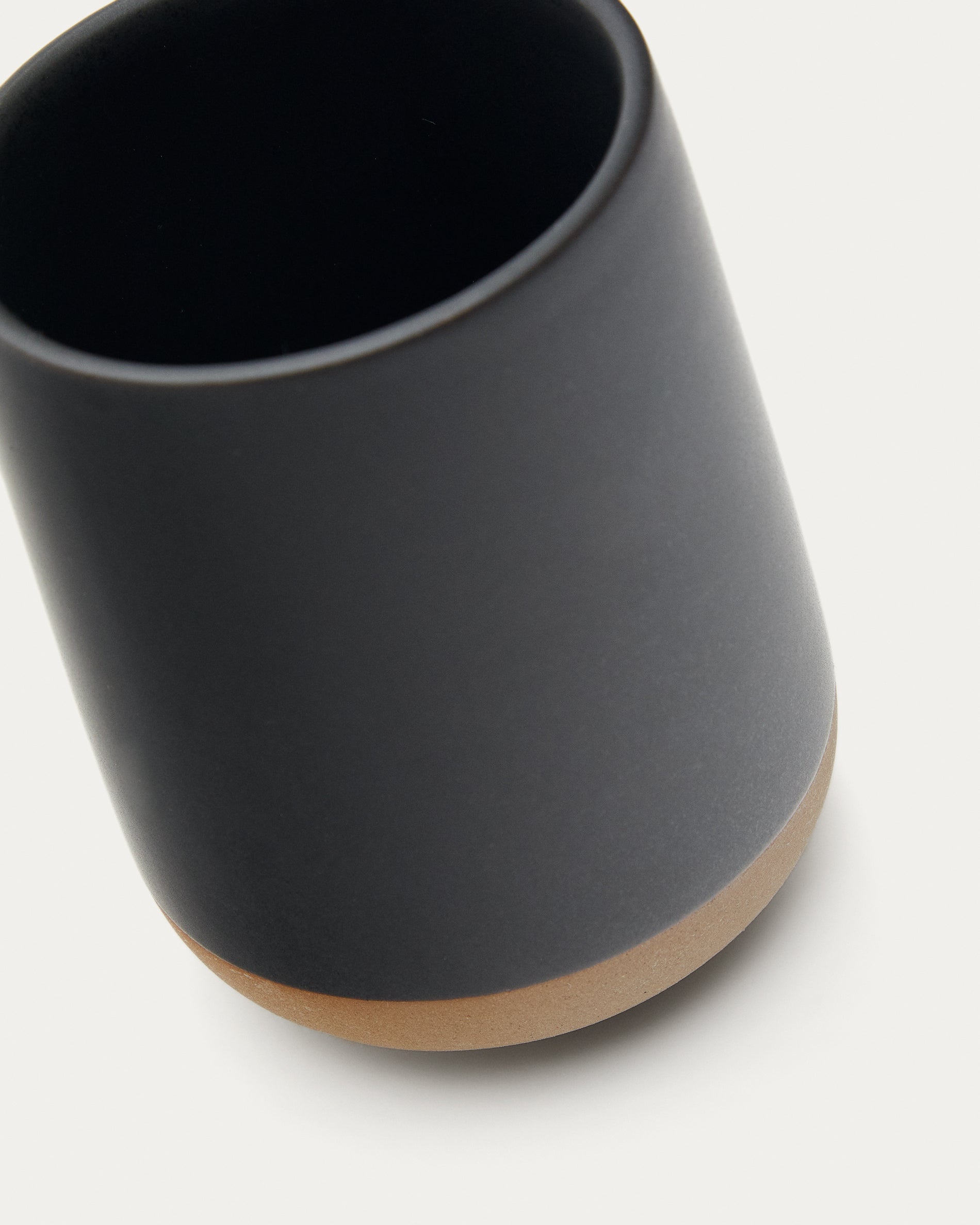 Silma Brown and Grey Stoneware Toothbrush Holder - Detail