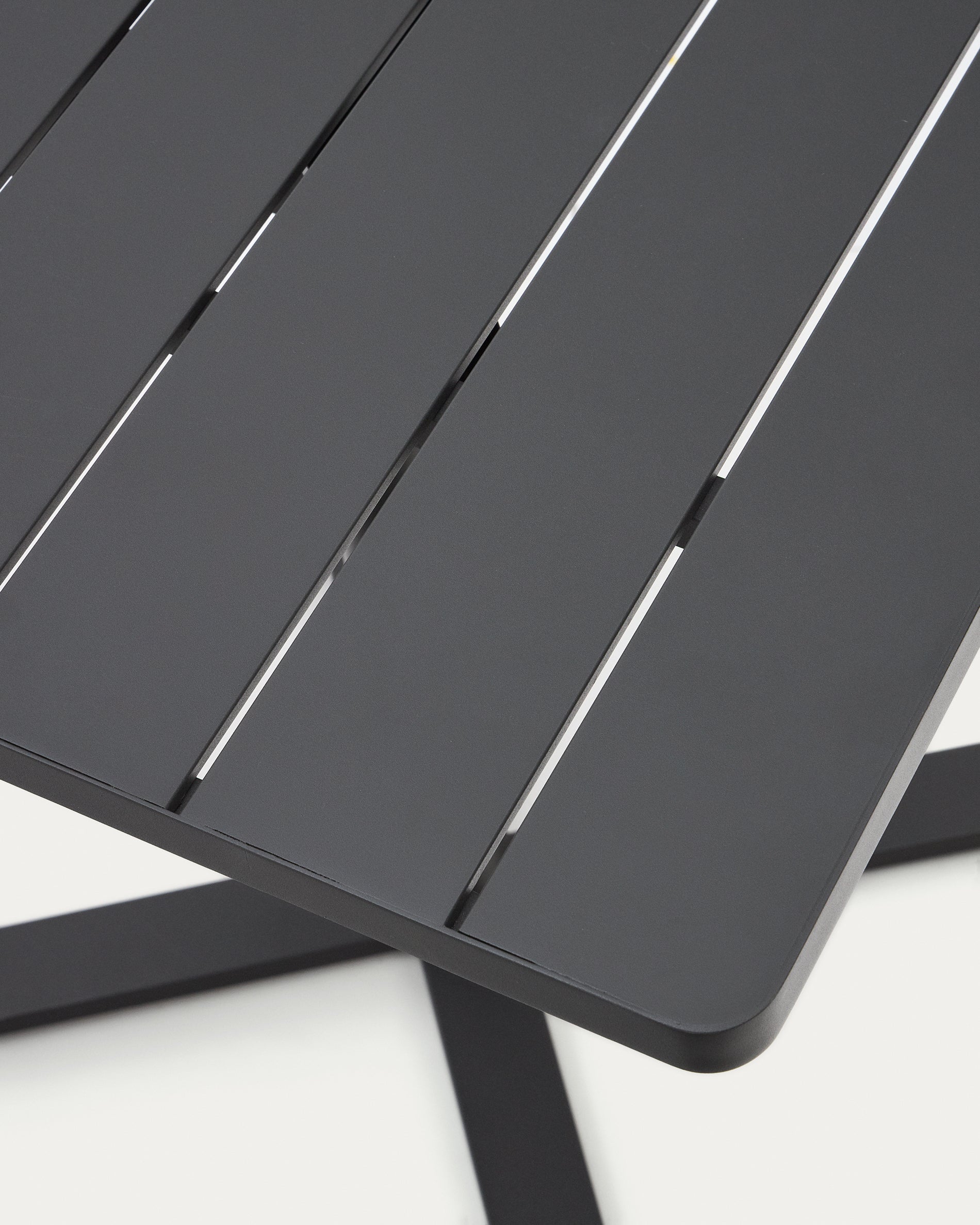 Torreta folding outdoor table made of aluminum with dark grey finish 70 x 70 cm - Detail