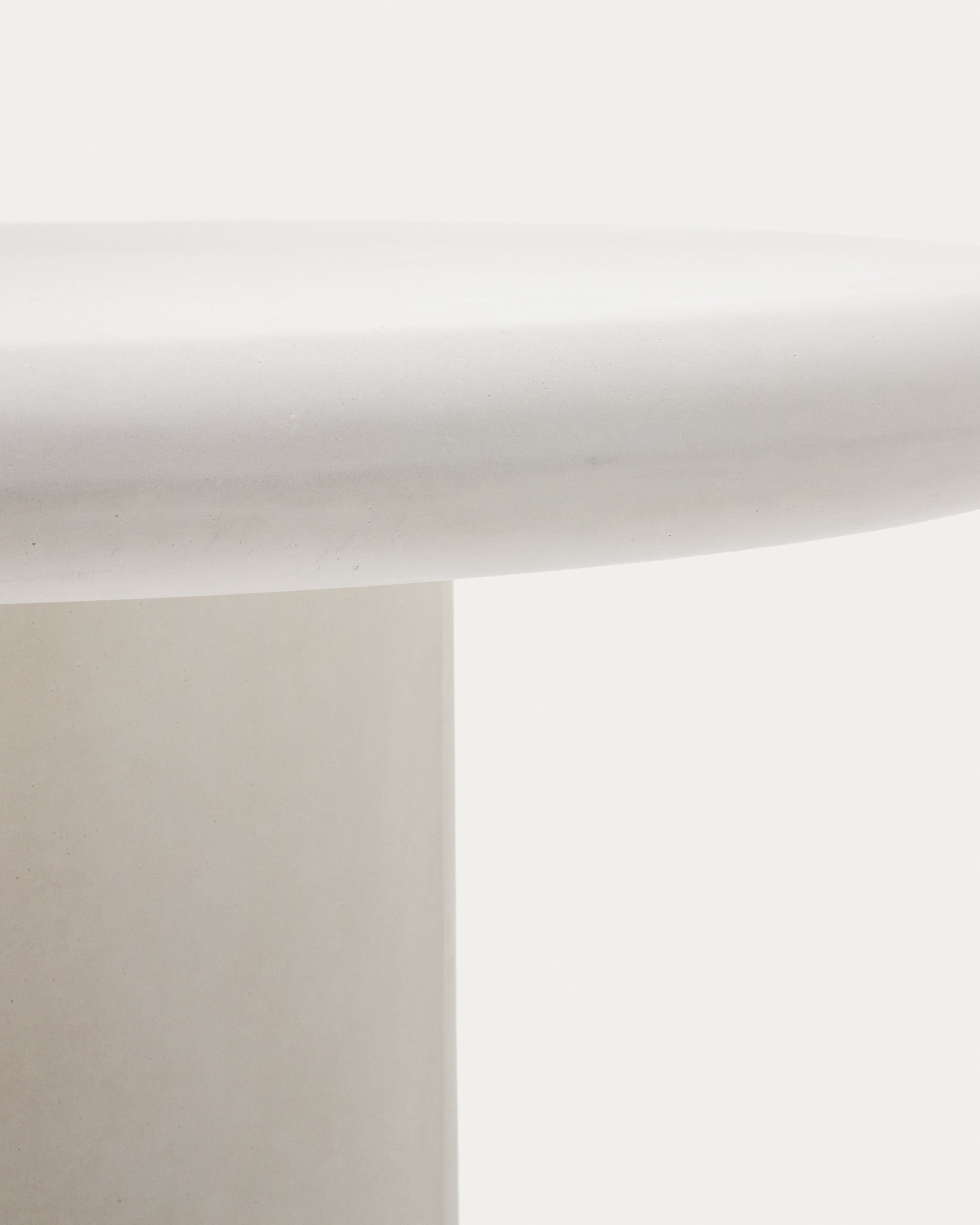 Addaia Round Table in White Cement Ø90 cm - Detail