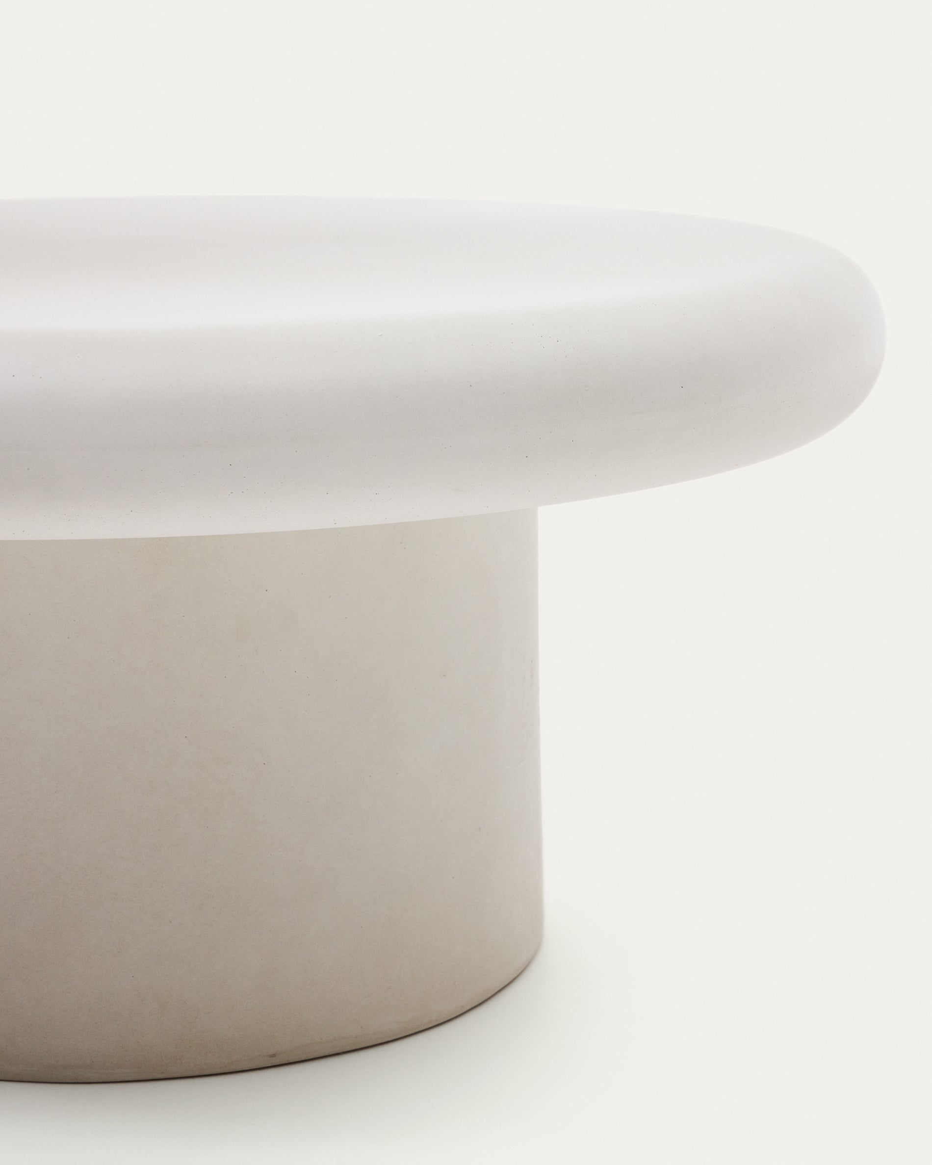 Addaia Round White Cement Coffee Table Ø90 cm - Detail