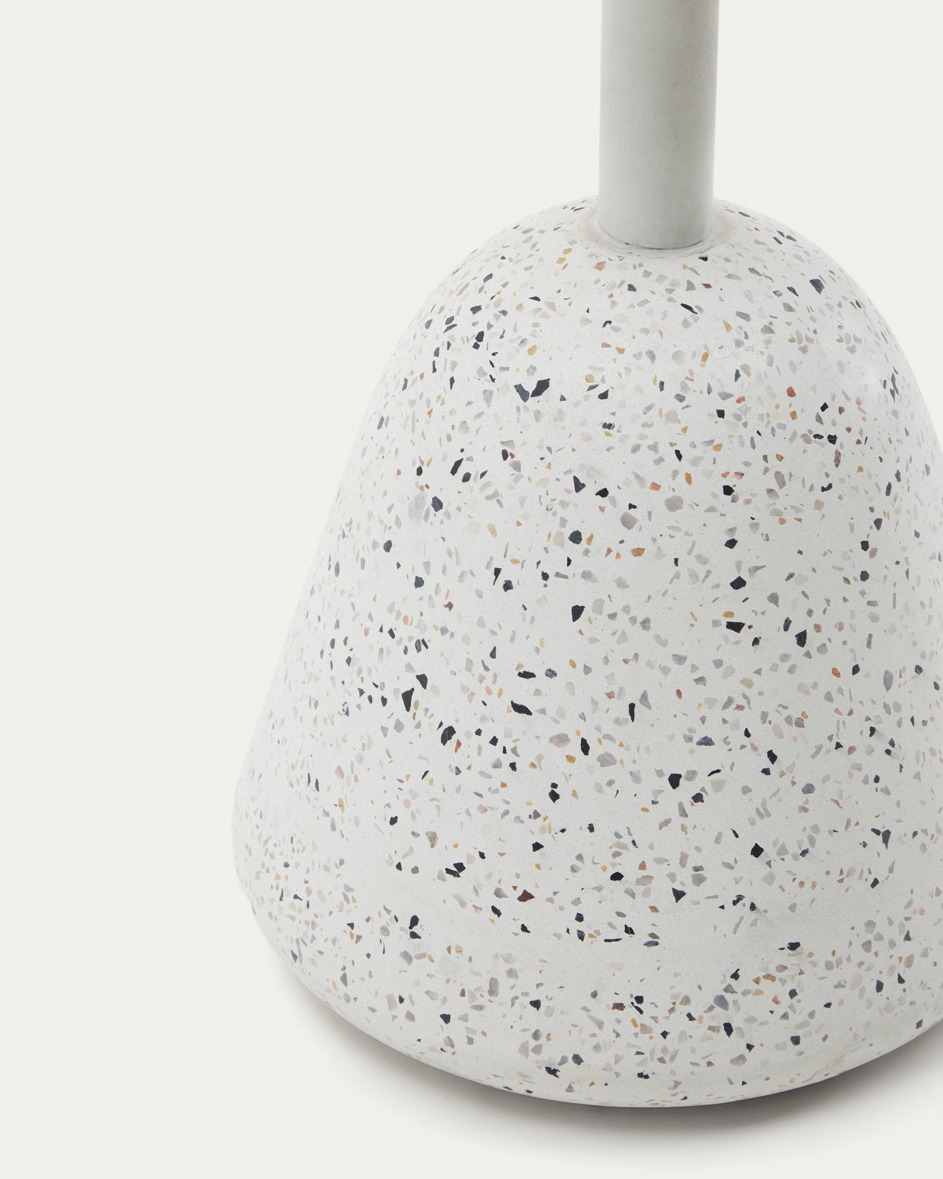 Saura coffee table with white terrazzo and natural acacia top, 32 x Ø55 cm FSC 100% - Detail