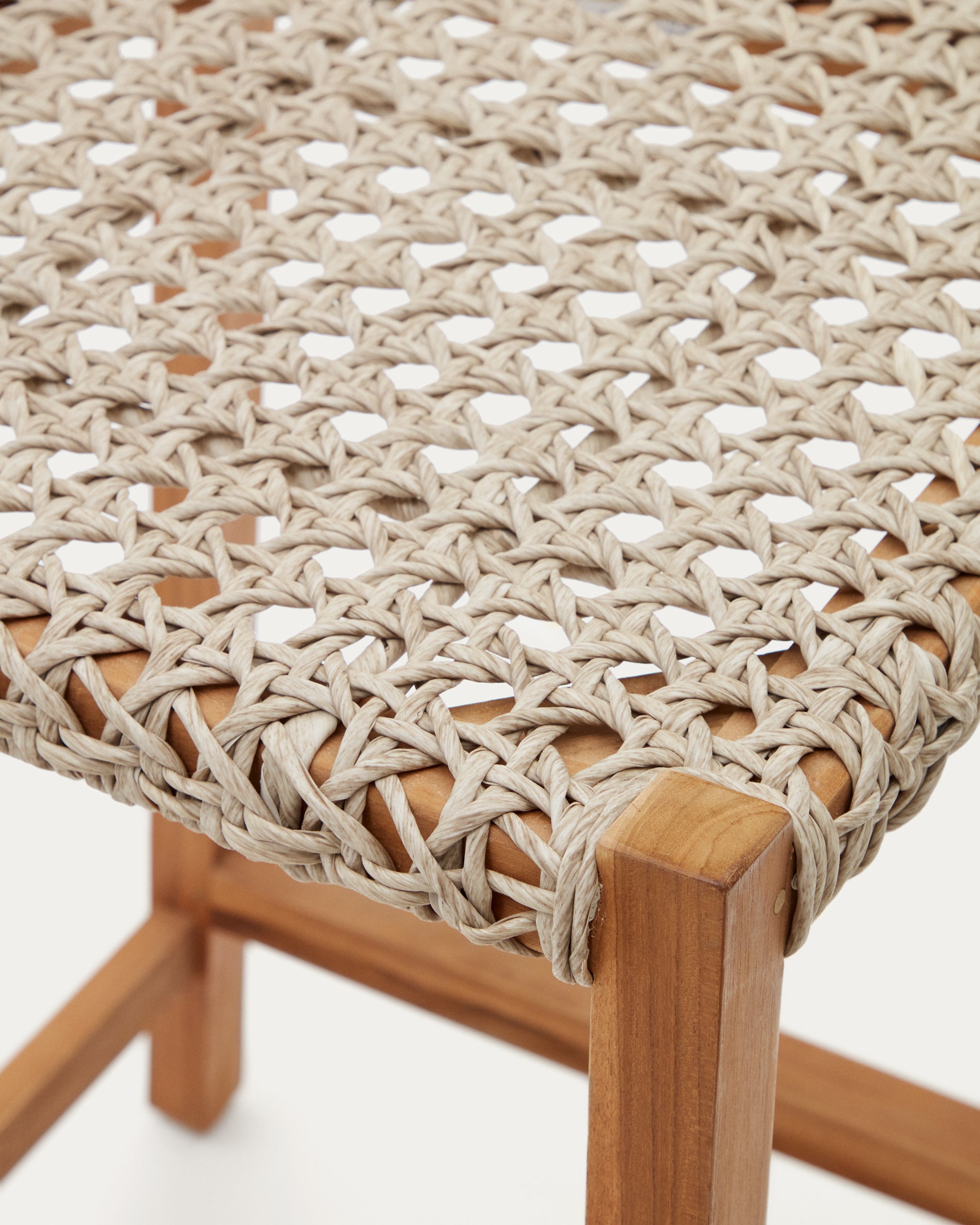 Giverola solid teak wood stool, 67,5 cm - Detail