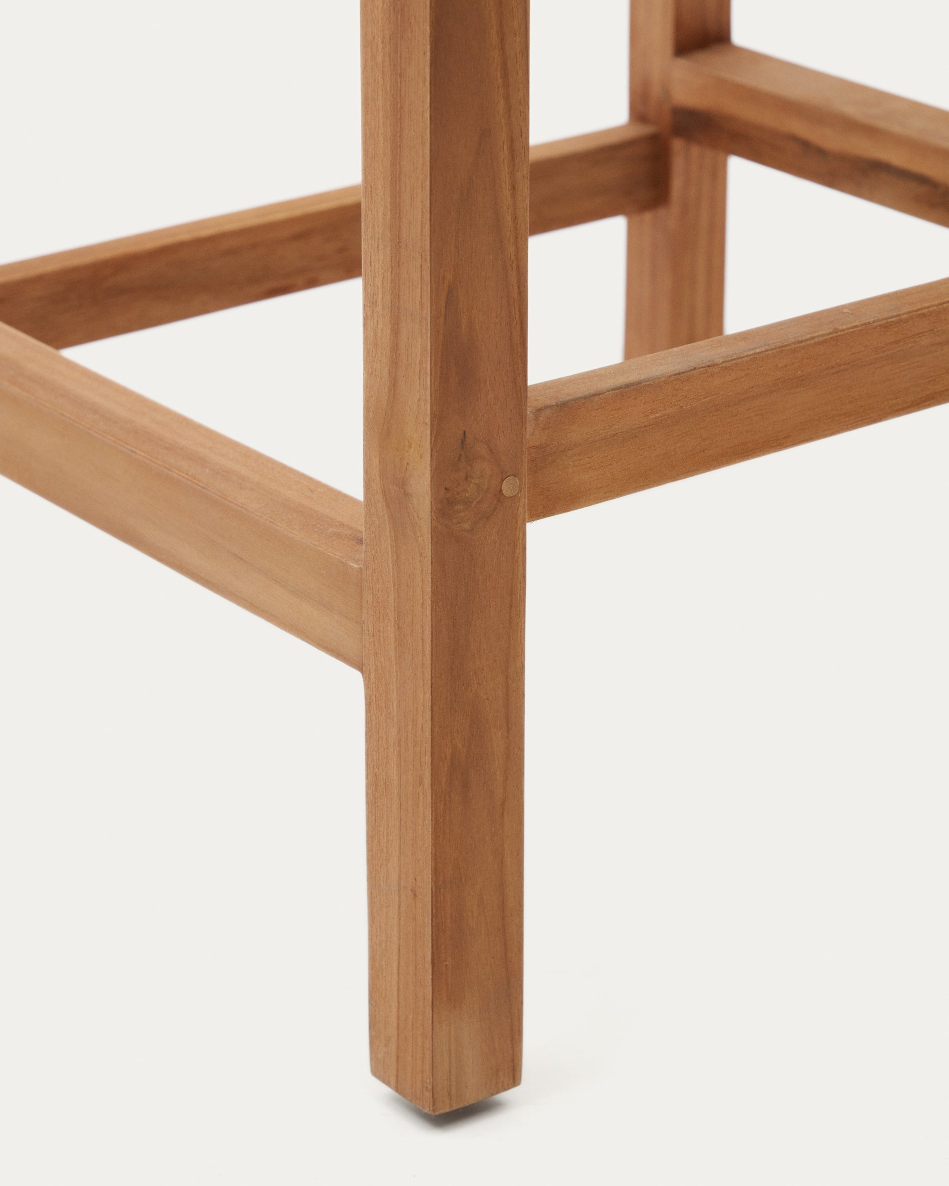 Giverola solid teak wood stool, 67,5 cm - Detail