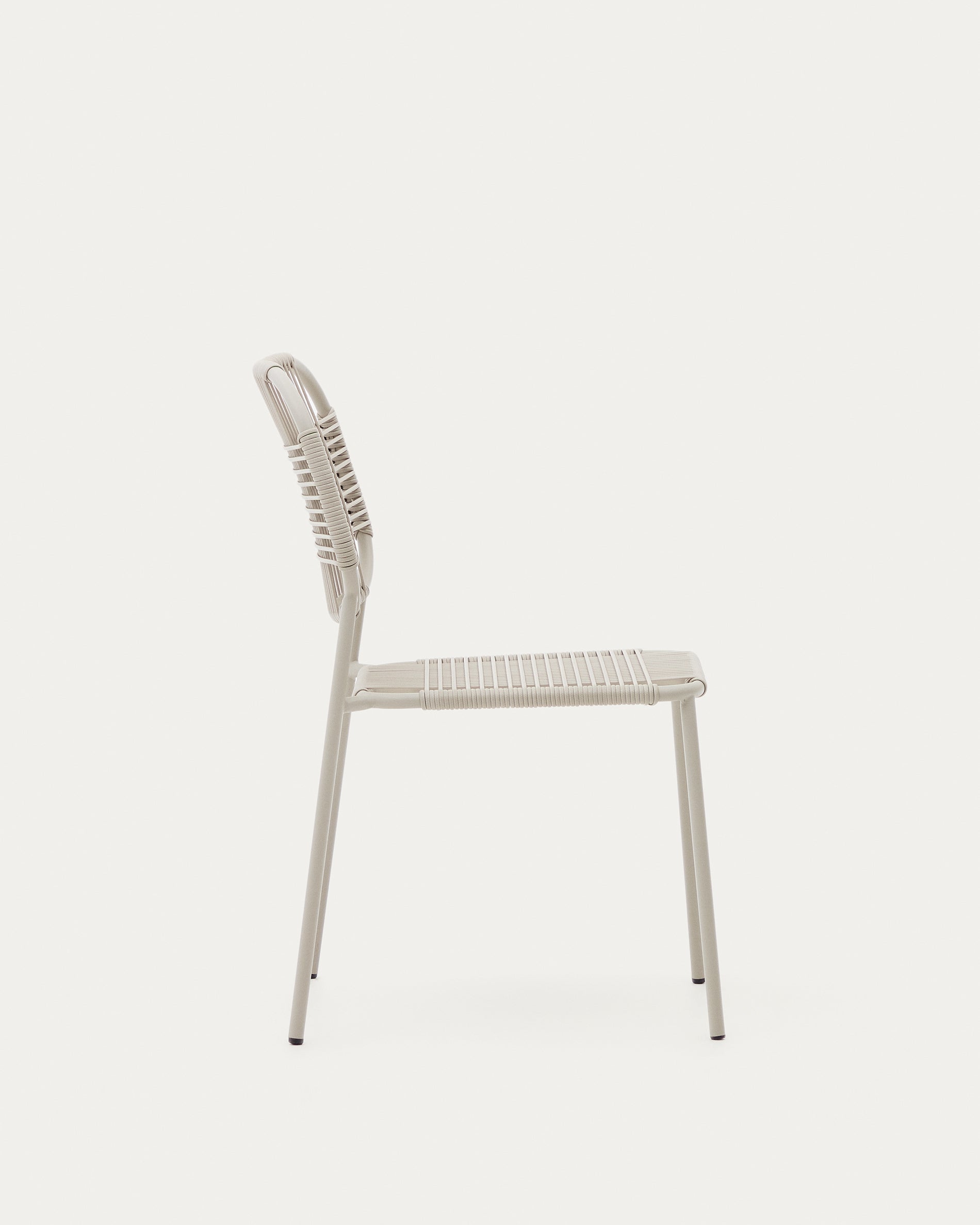 Talaier stackable outdoor chair made of synthetic rope and galvanized steel in beige finish - Product View