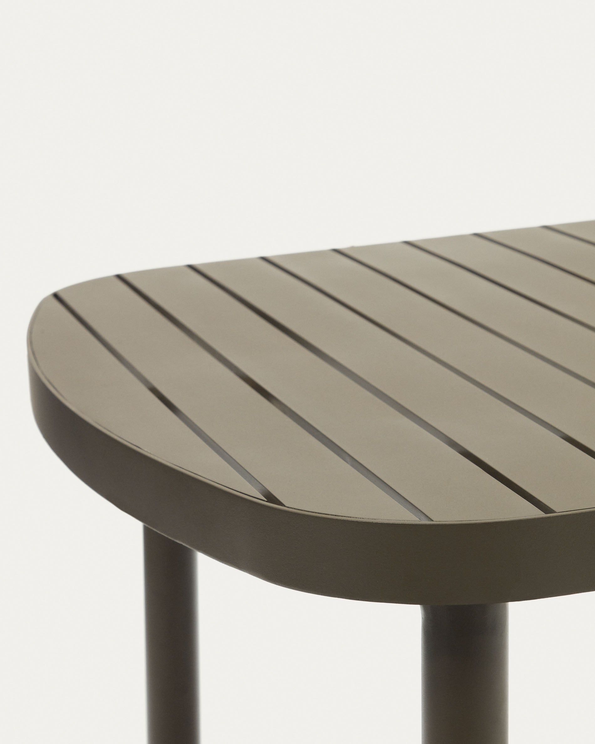 Joncols outdoor aluminium table with a powder coated green finish, 180 x 90 cm - Detail