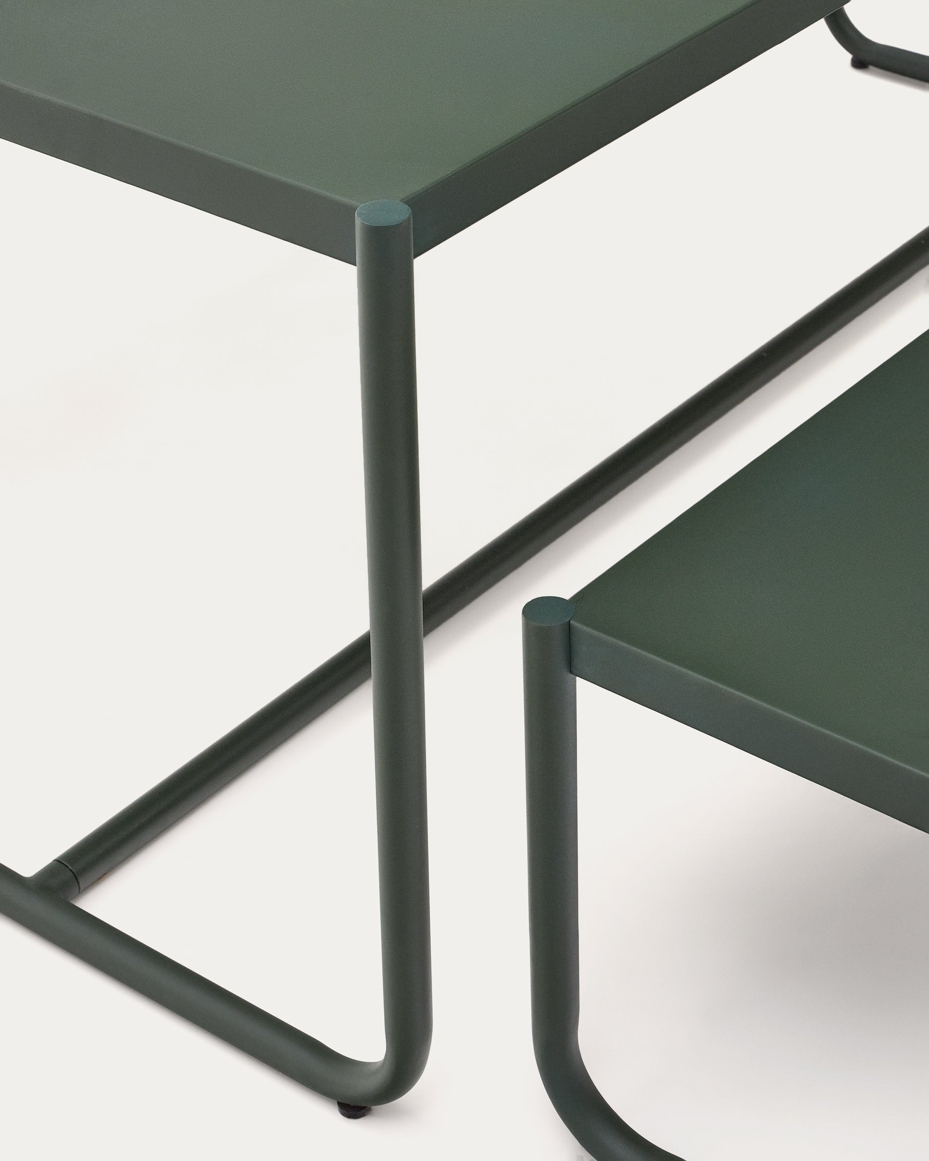 Sotil Set of 2 Benches and Galvanized Steel Table with Green Finish 183 x 83 cm - Detail