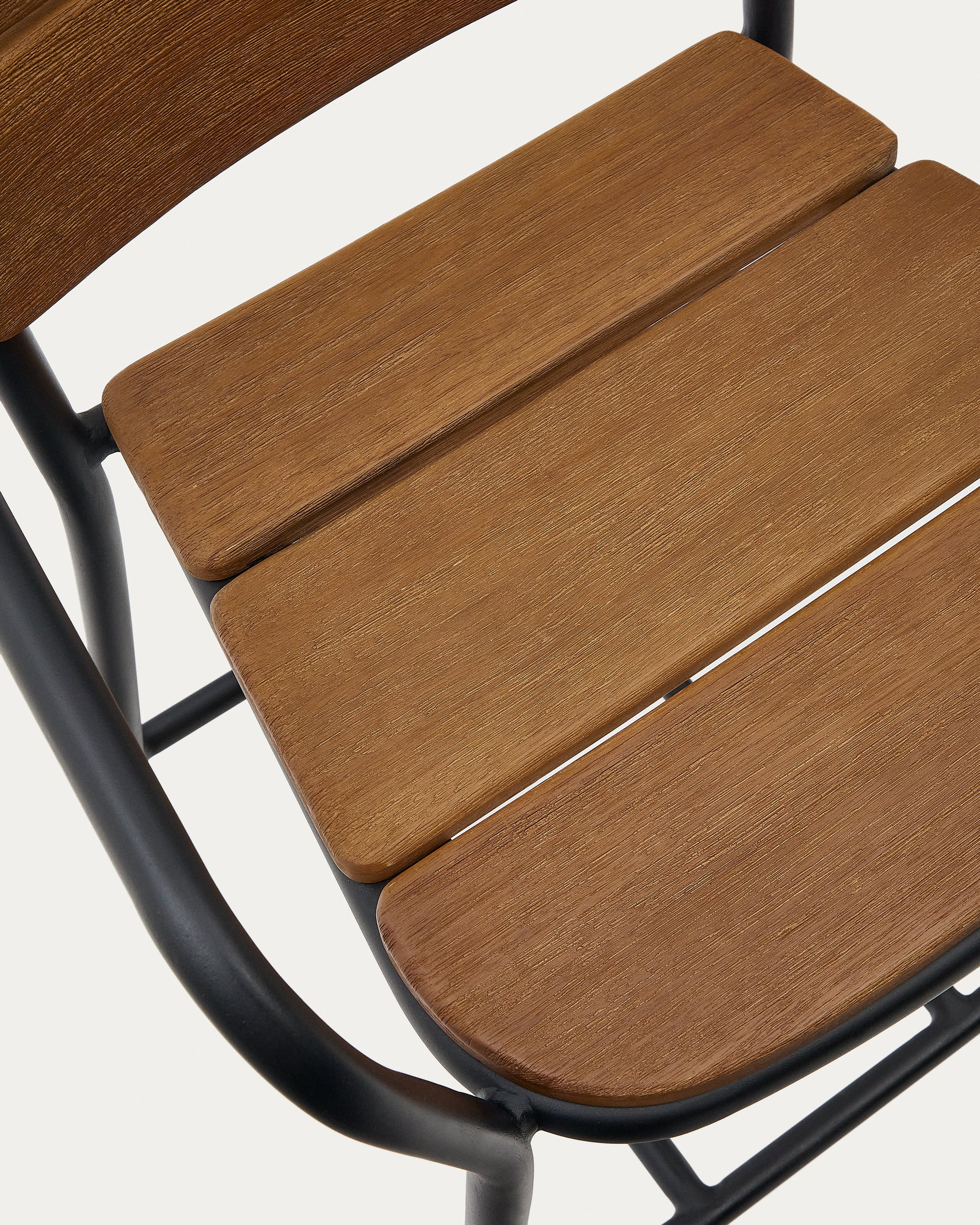 Algueret Stool Solid Eucalyptus Wood Natural Finish and Black Aluminum 65 cm FSC 100% - Detail