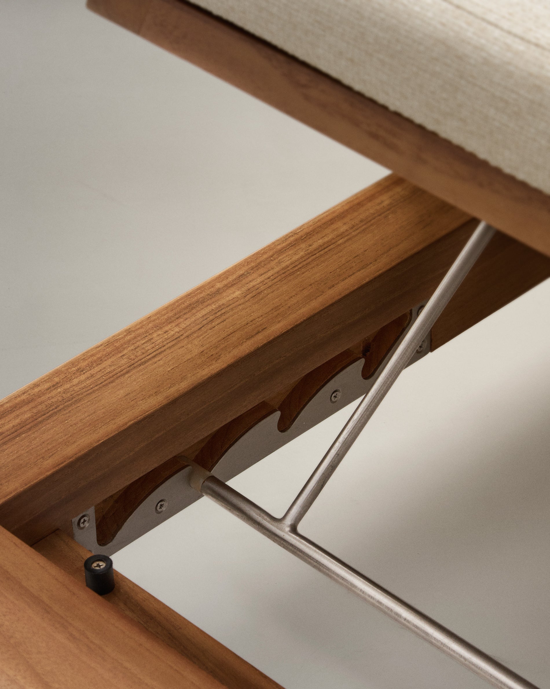 Turqueta sun lounger made from solid teak wood FSC 100% - Detail