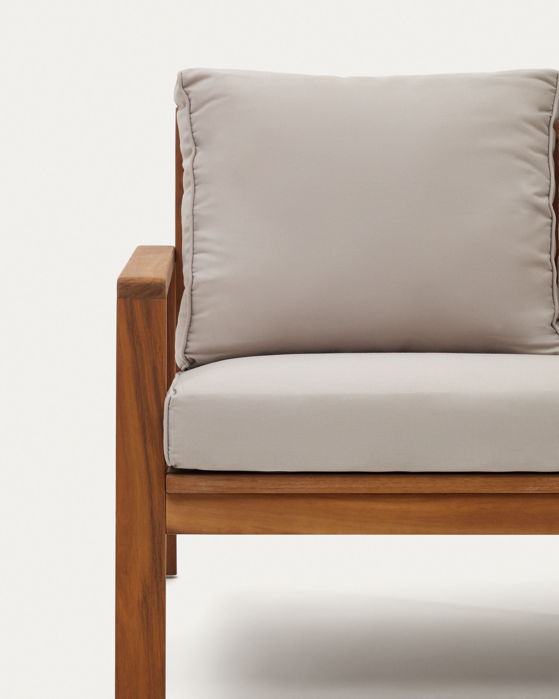 Frares set, 2 seater sofa, 2 armchairs & coffee table, made from solid acacia wood - Detail
