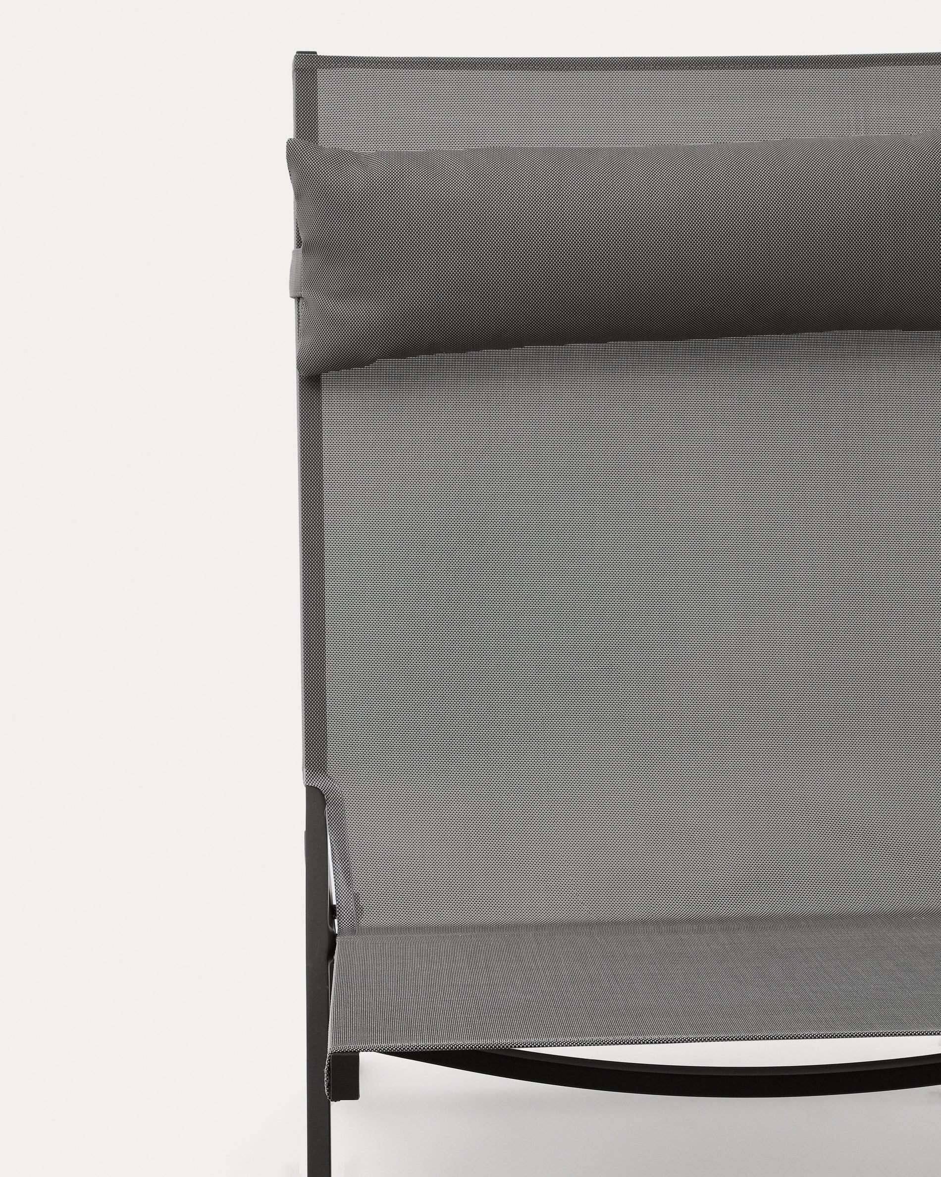 Canutells folding armchair made of aluminum with dark grey finish - Detail
