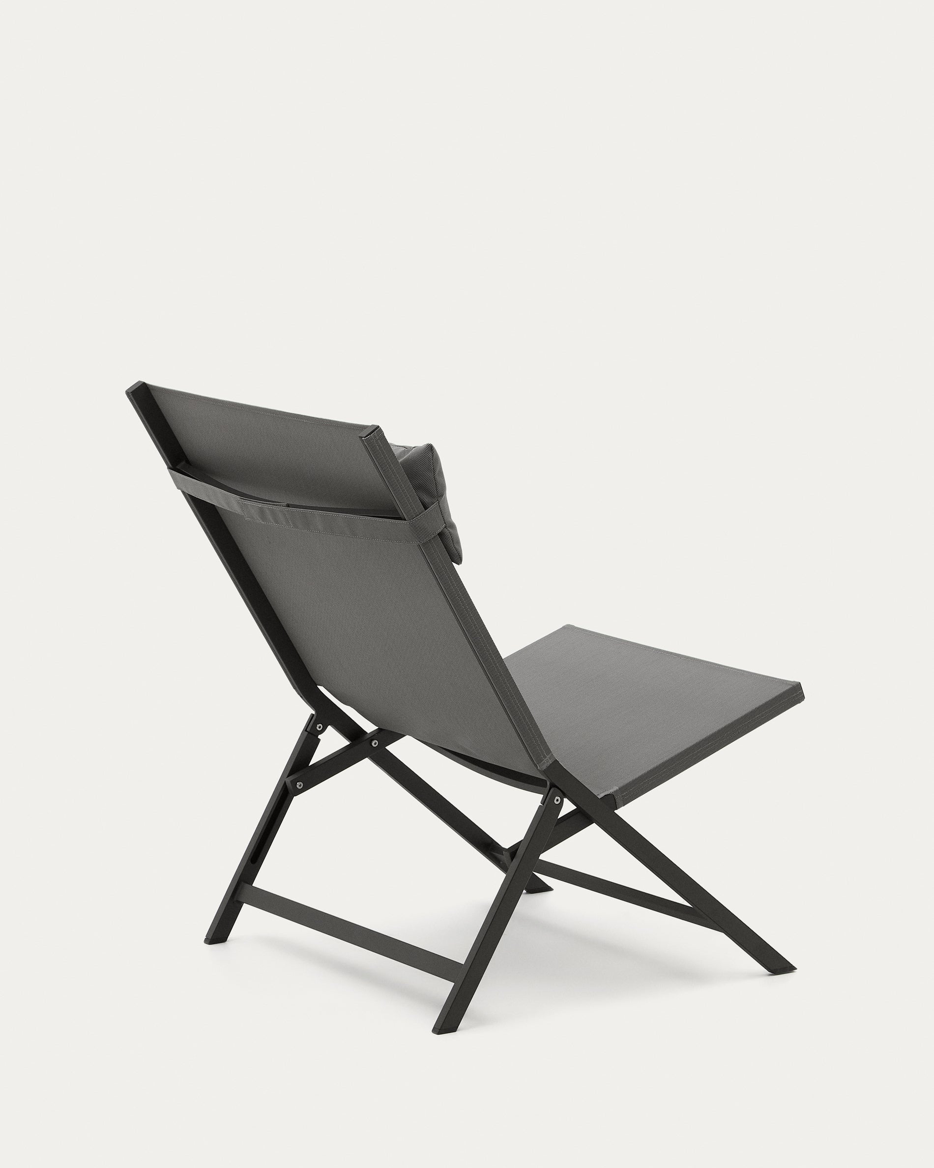 Canutells folding armchair made of aluminum with dark grey finish - Product View