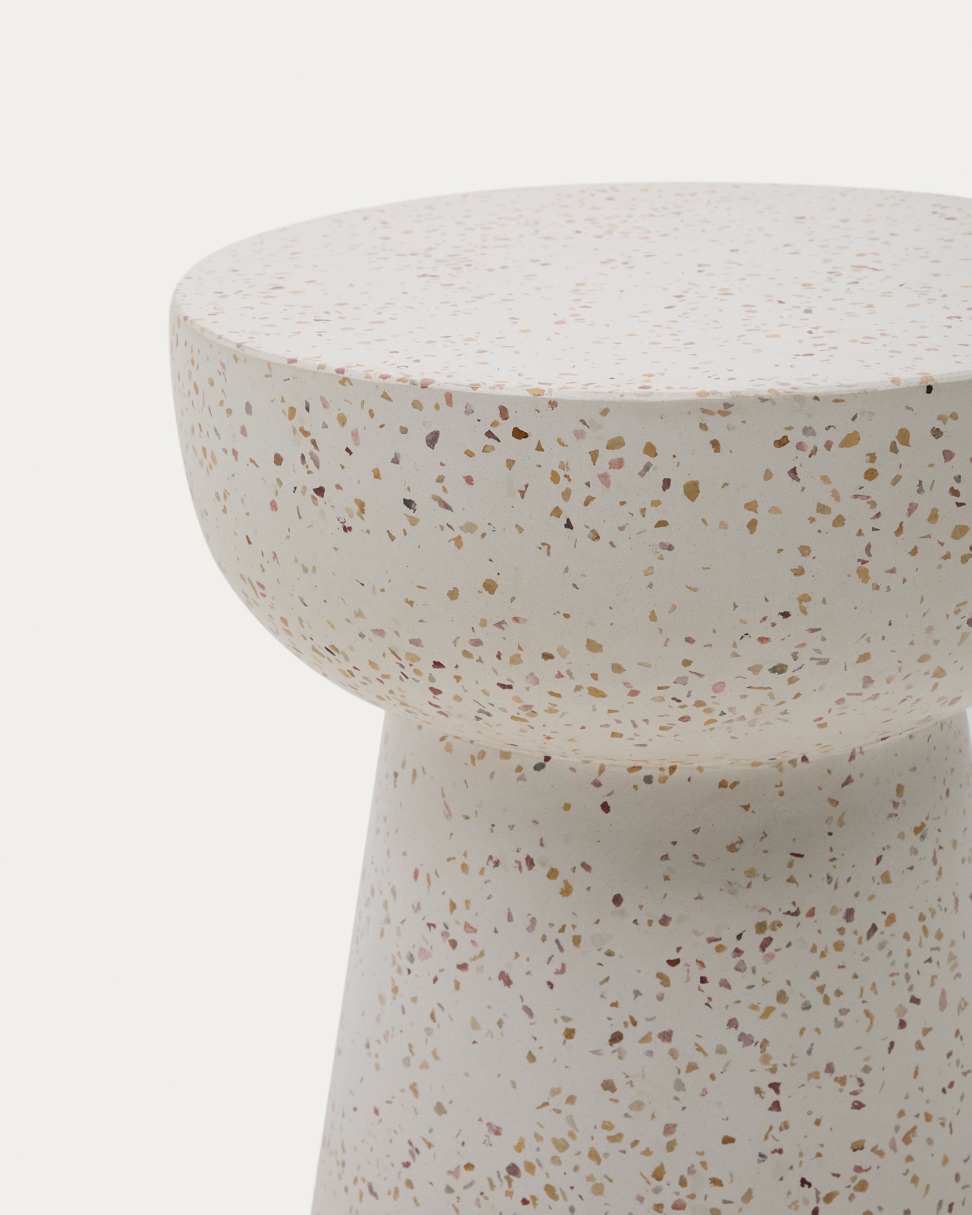 Pada white terrazzo side table, Ø 40 cm - Detail