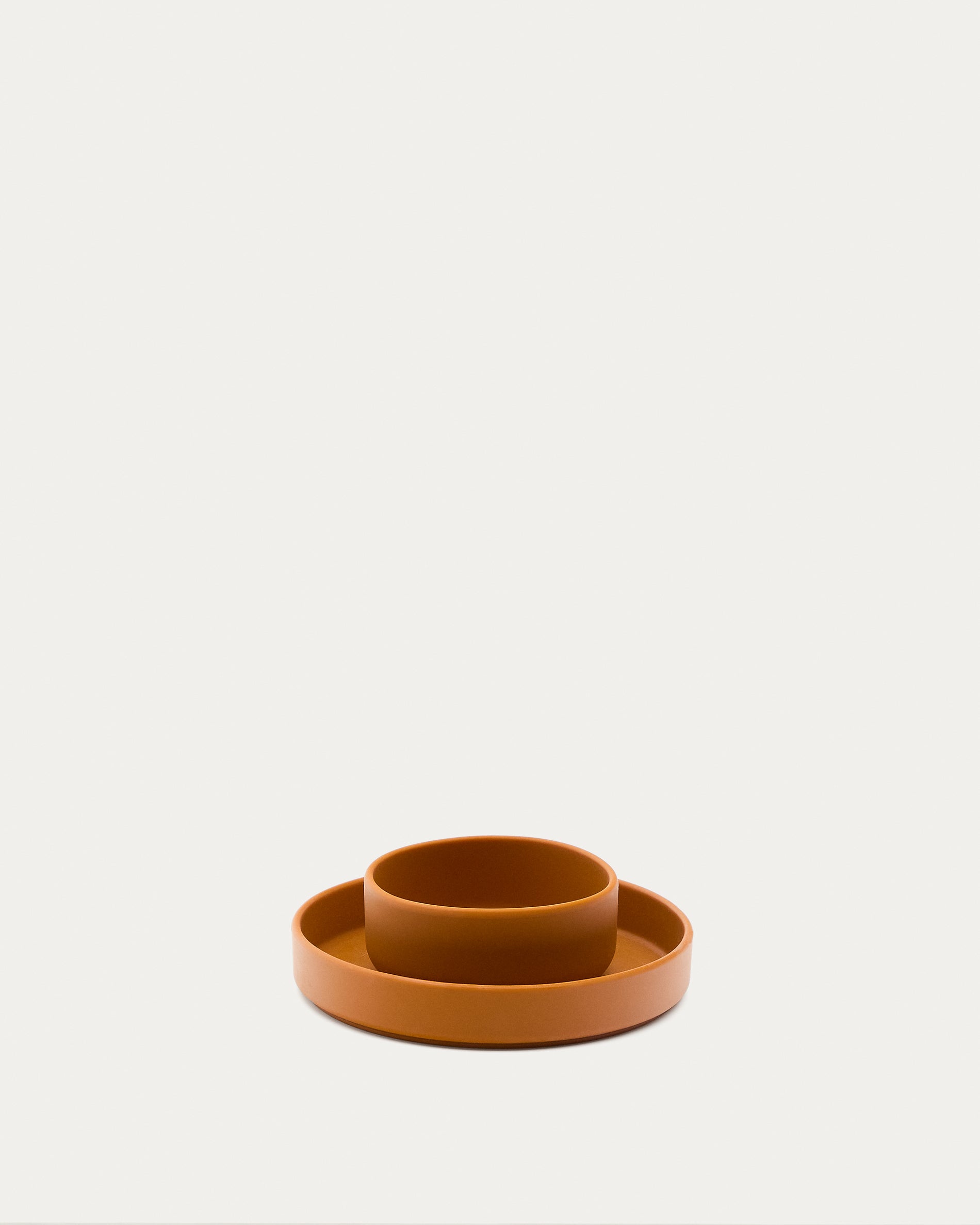 Lili plate and bowl set in orange silicone - Product View