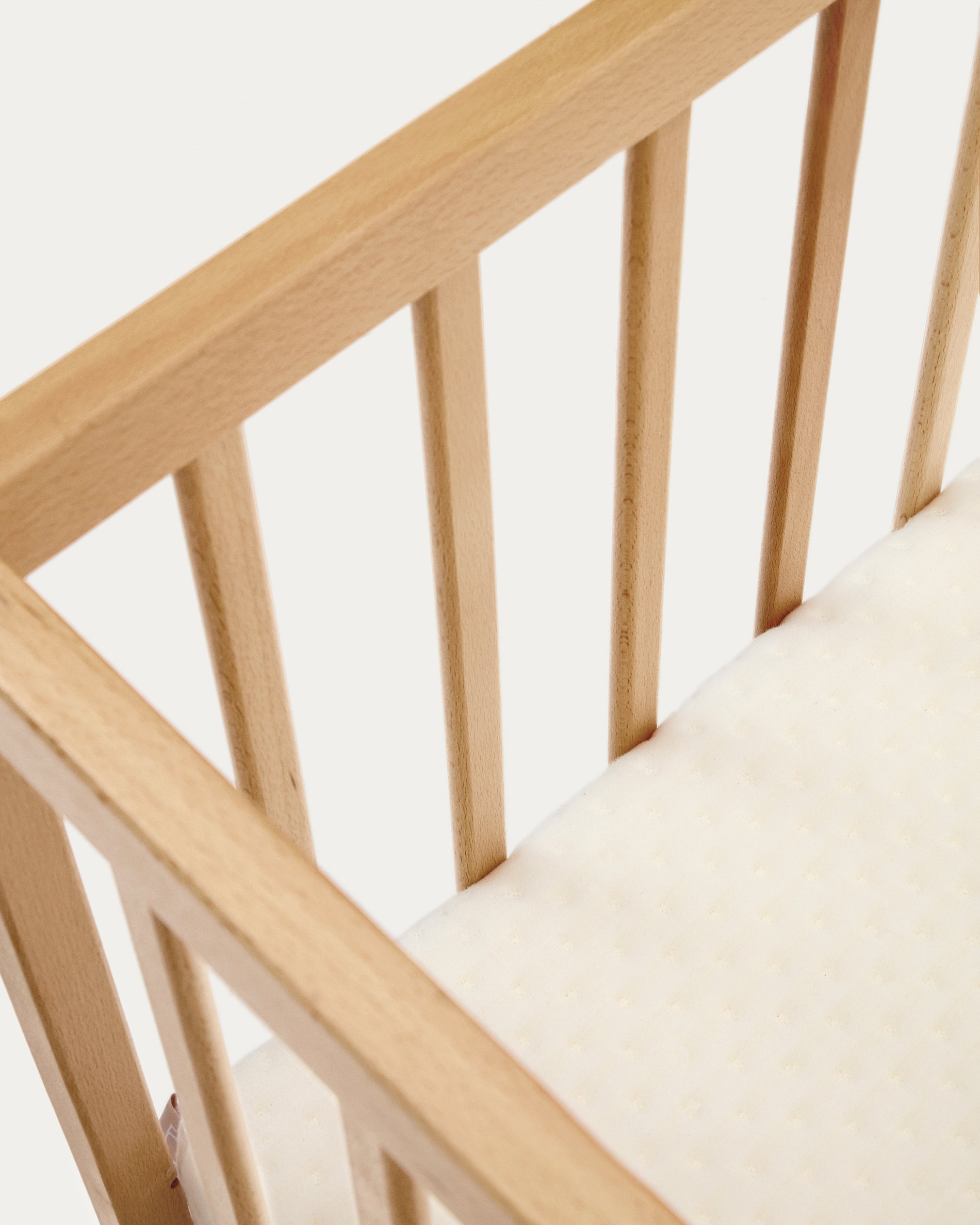 Shantal solid ash wood cot in natural finish, 60 x 120 cm - Detail