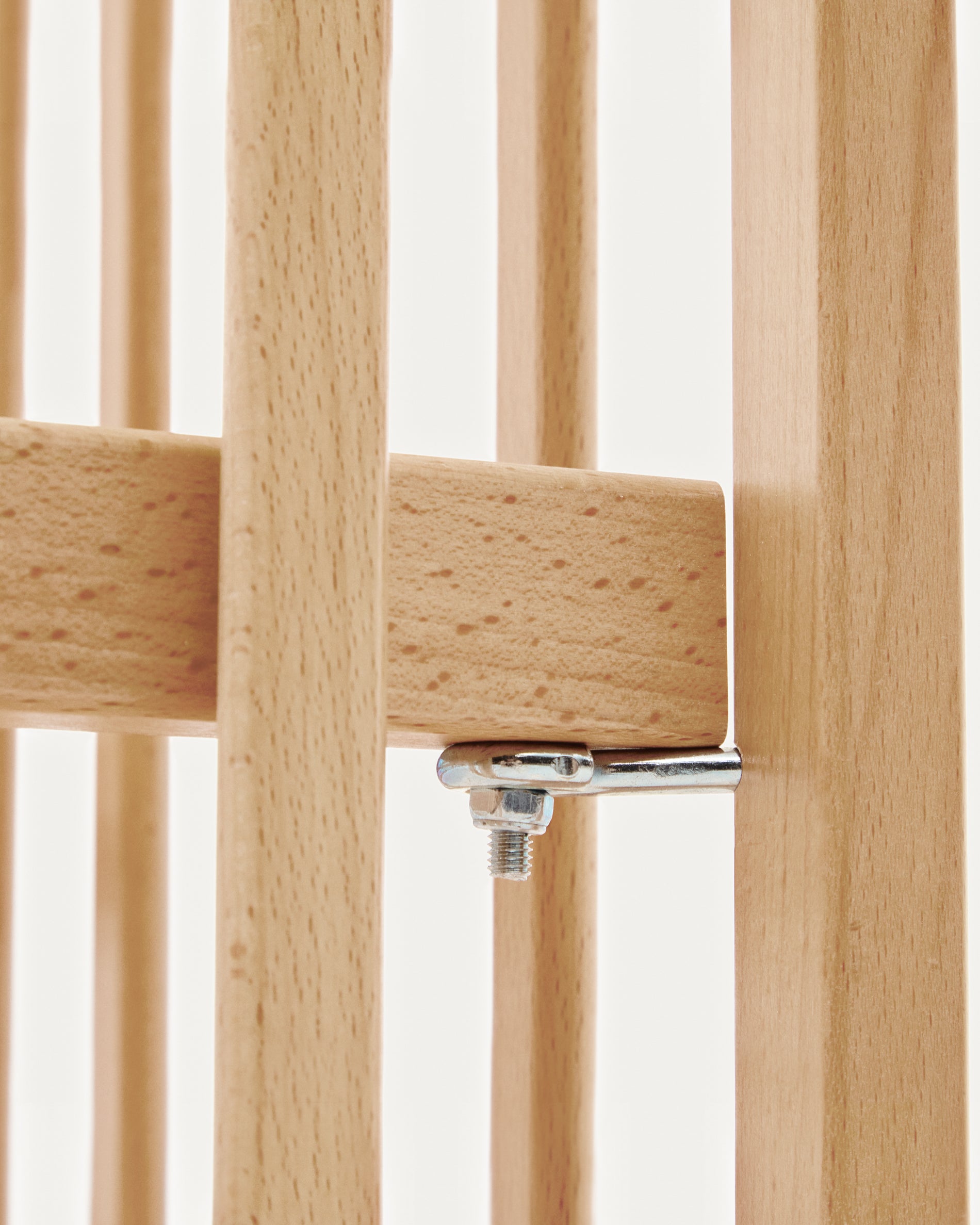 Shantal solid ash wood cot in natural finish, 60 x 120 cm - Detail