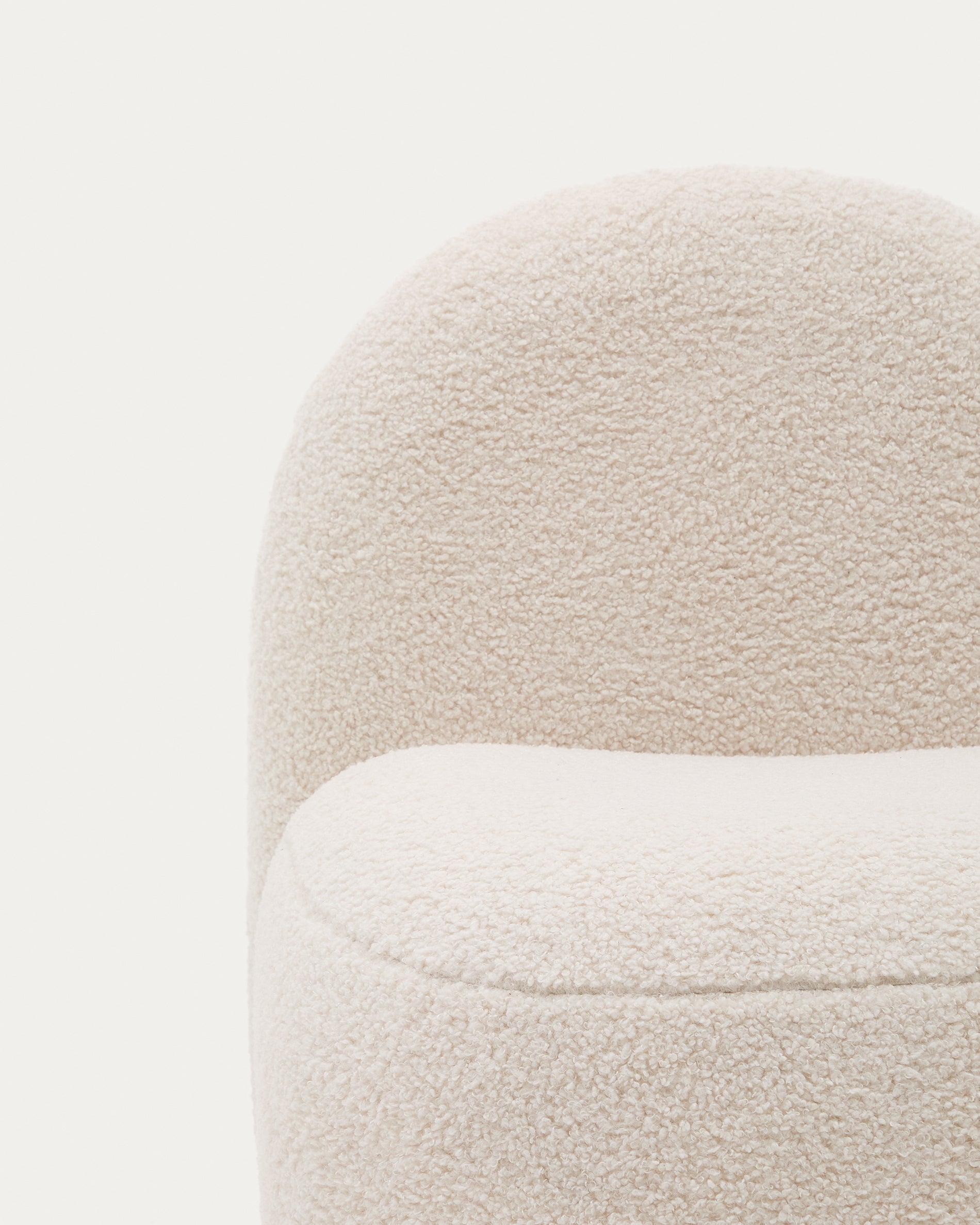 Bucky child’s armchair in white bouclé FSC 100% - Detail